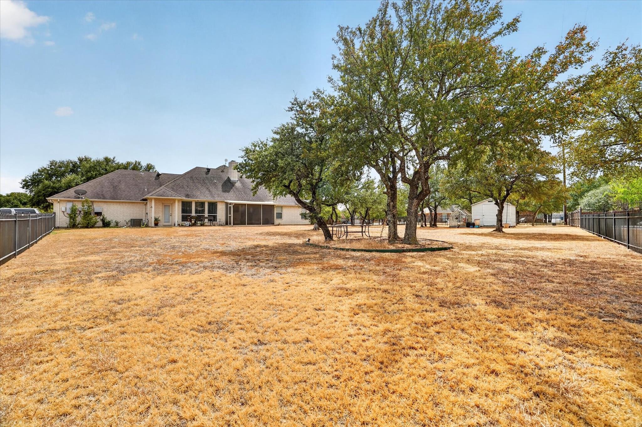 main property photo 27