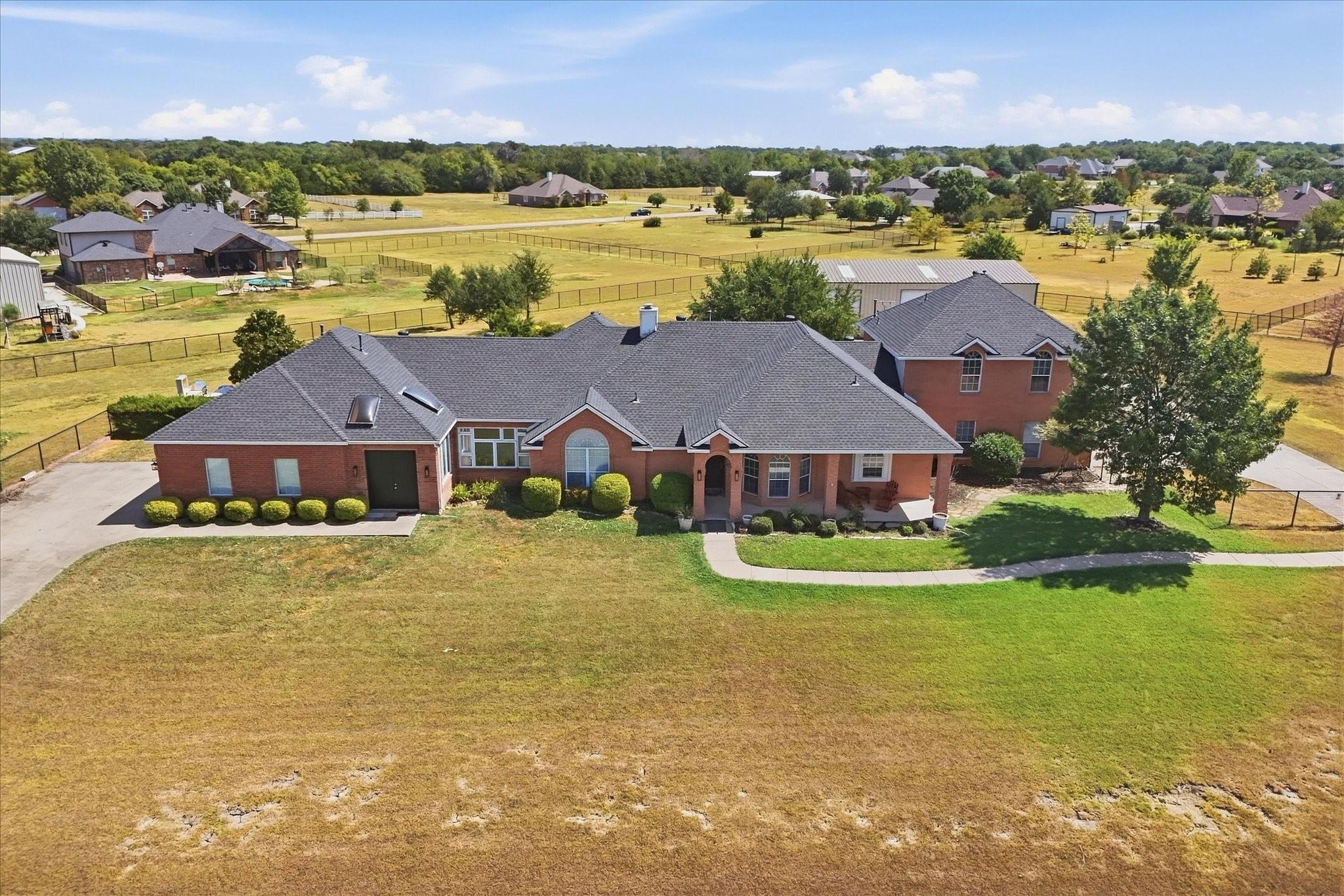 main property photo 10