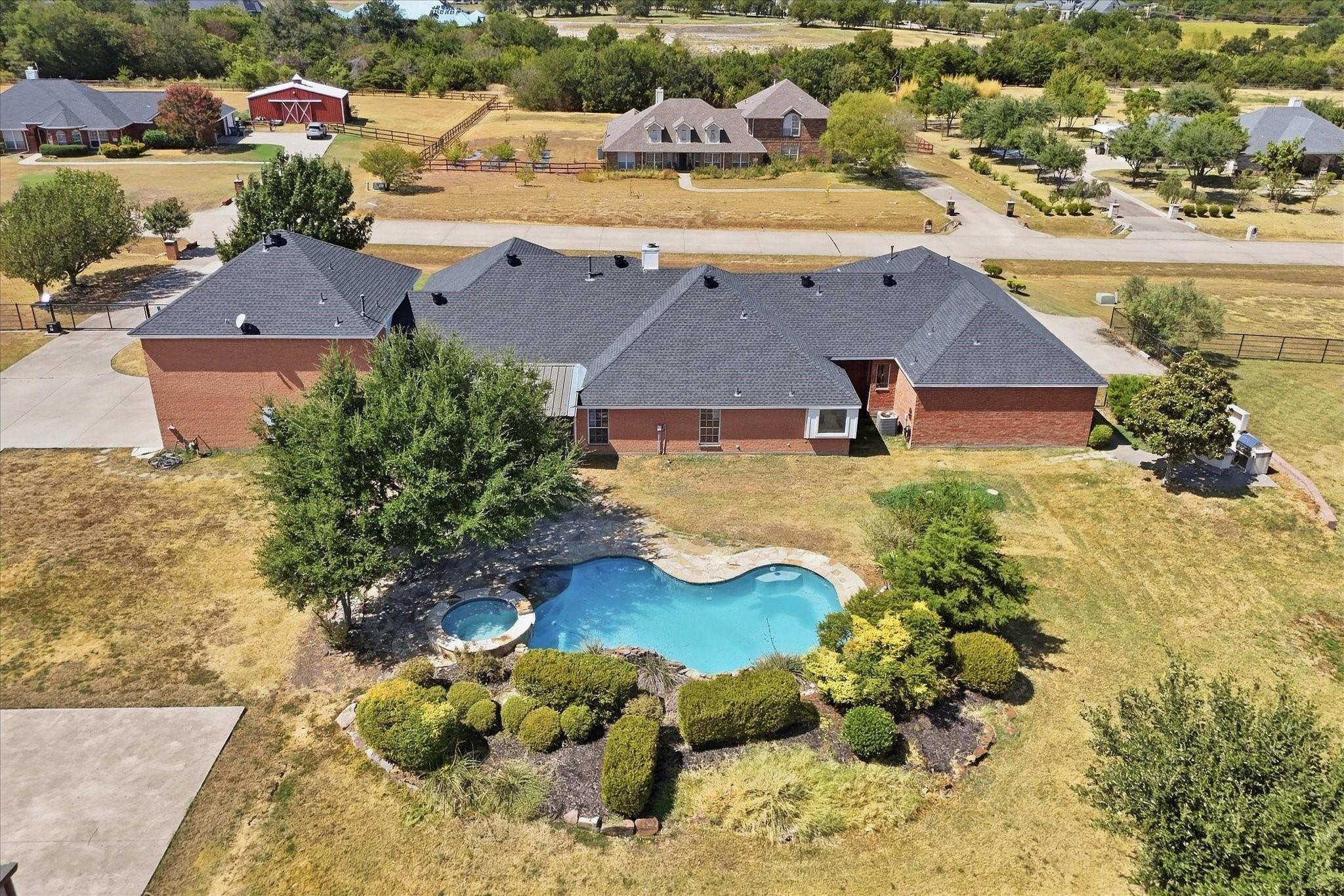 main property photo 2