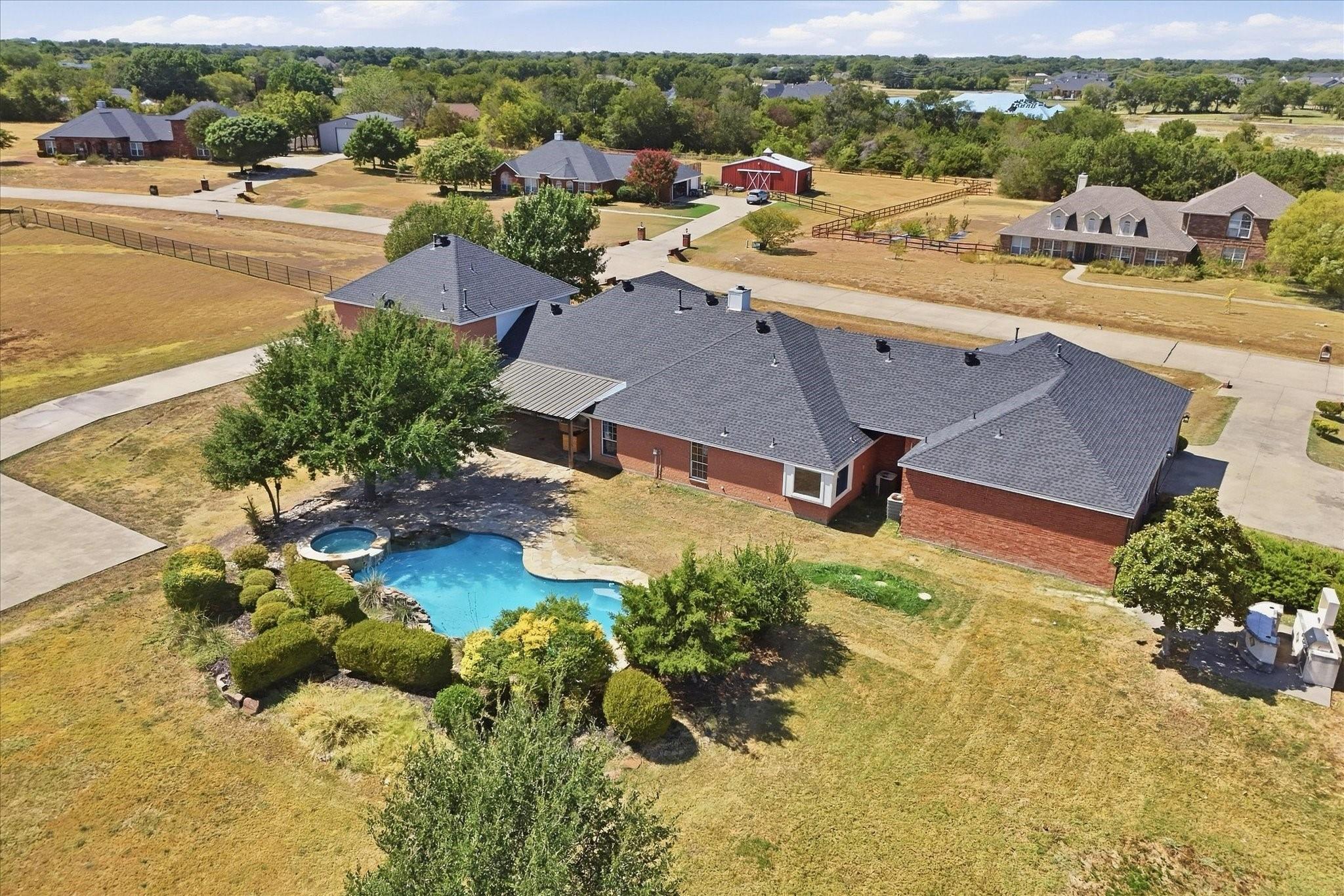 main property photo 3