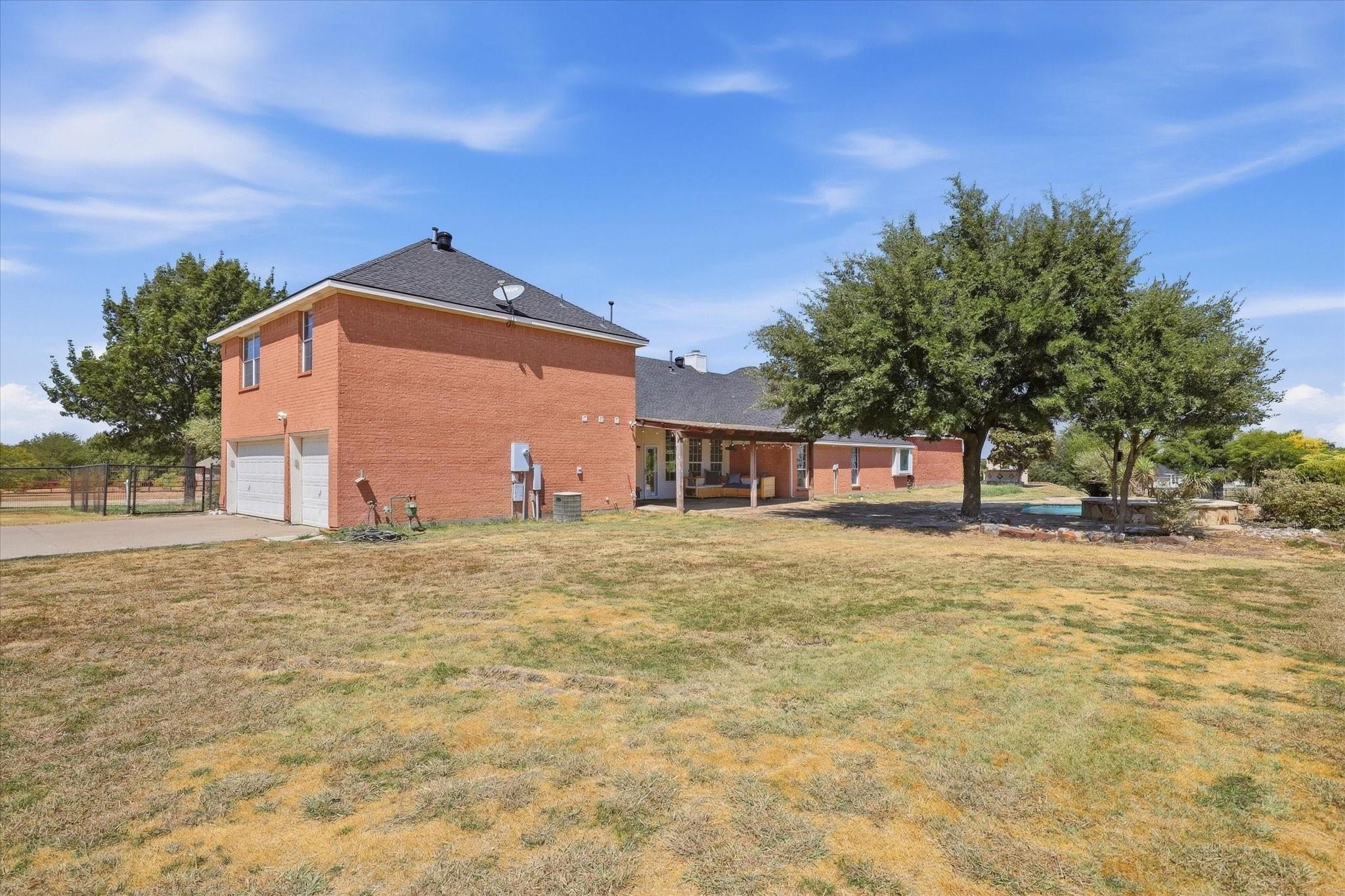 main property photo 37