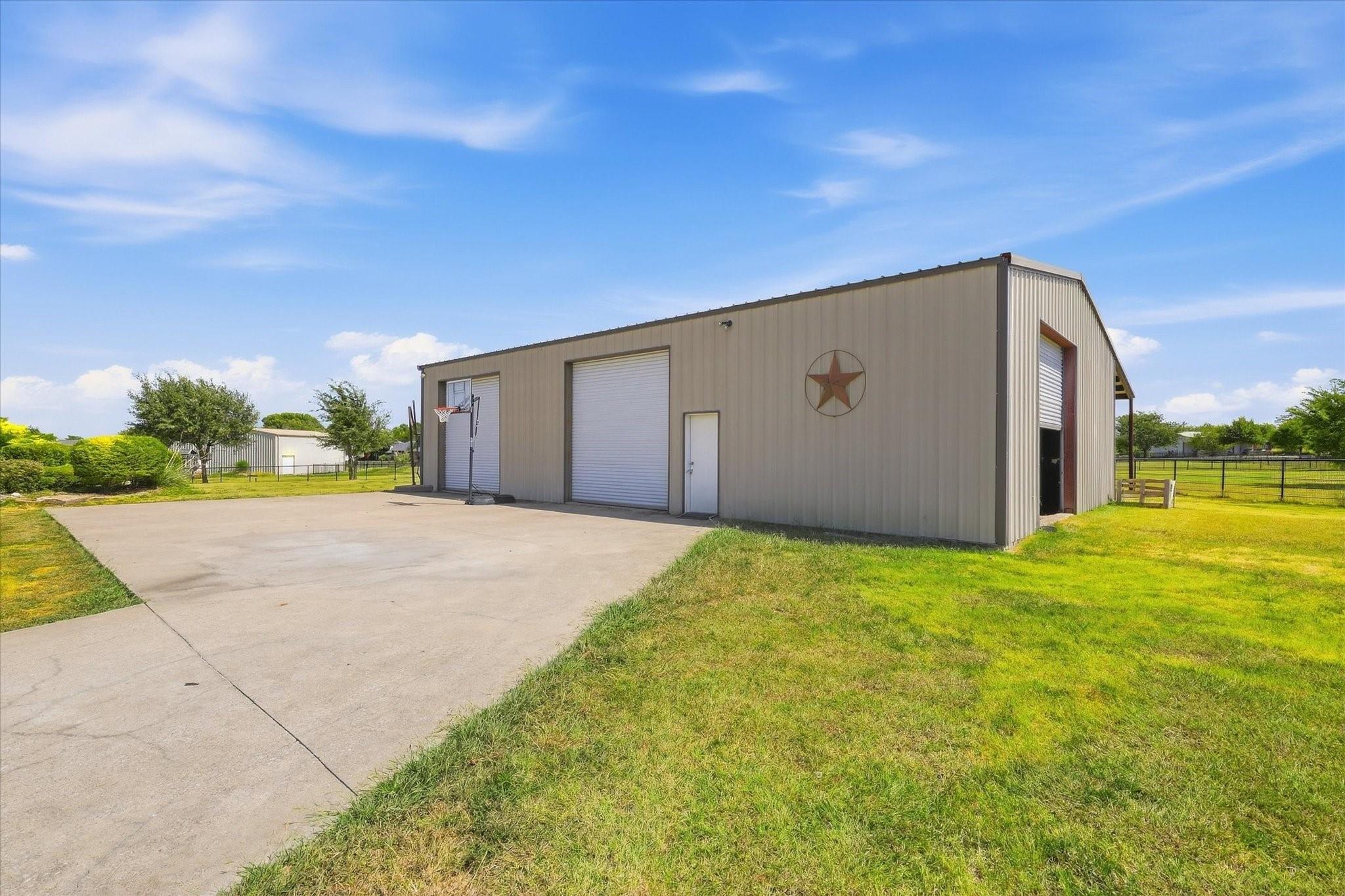 main property photo 6