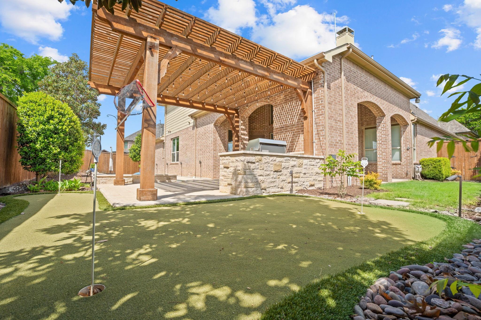 main property photo 33