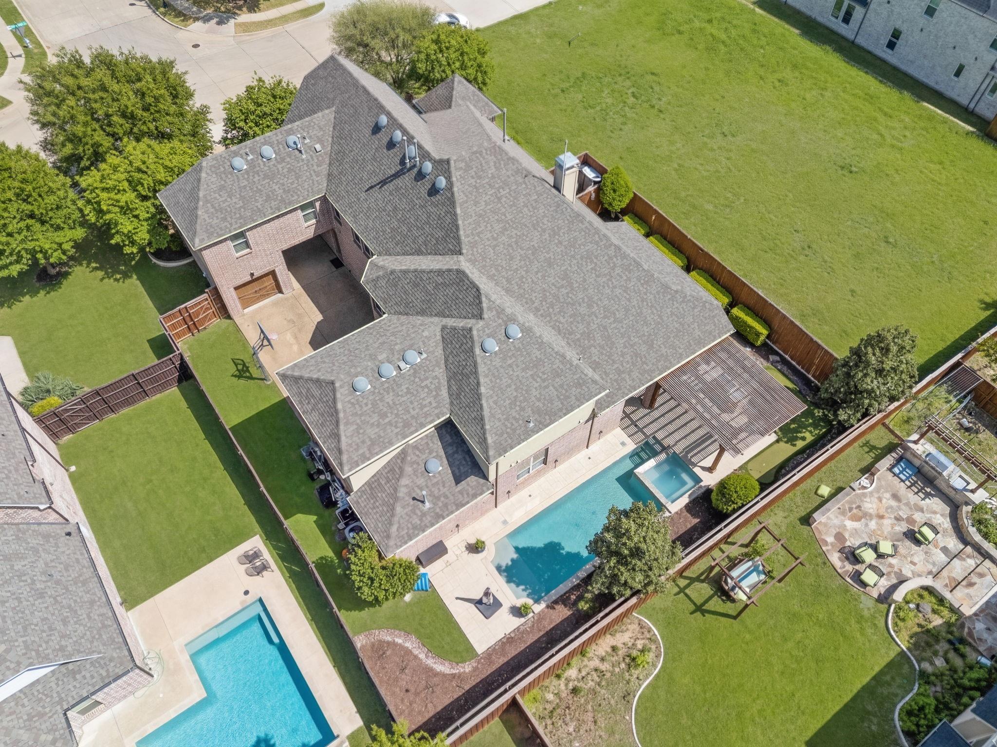 main property photo 35