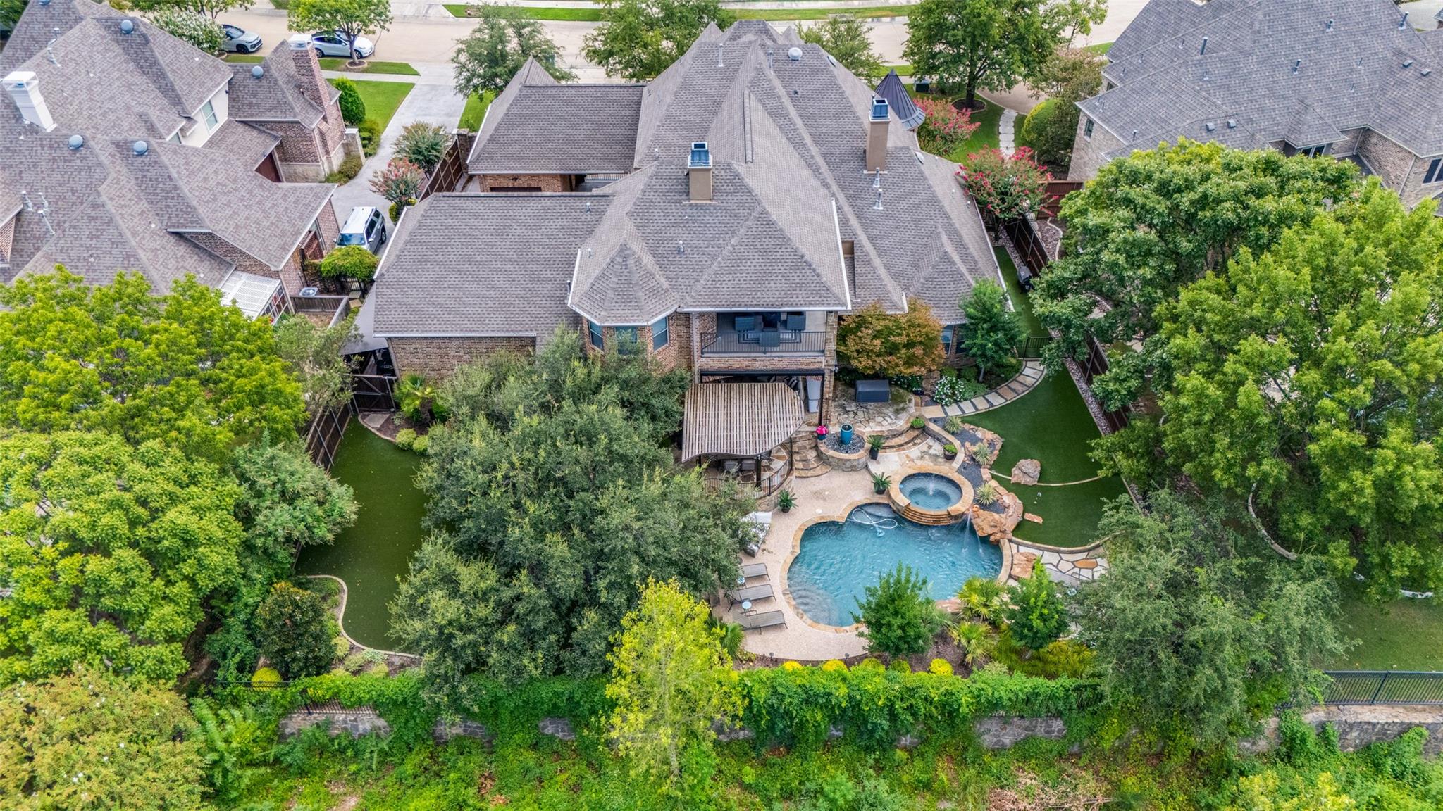 main property photo 35