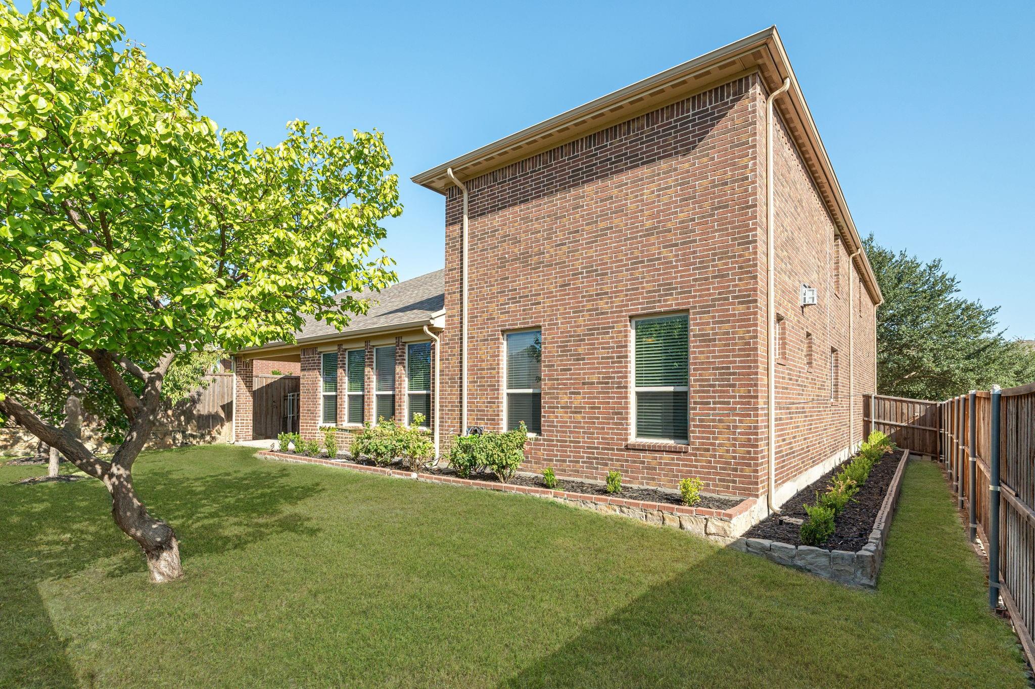 main property photo 33