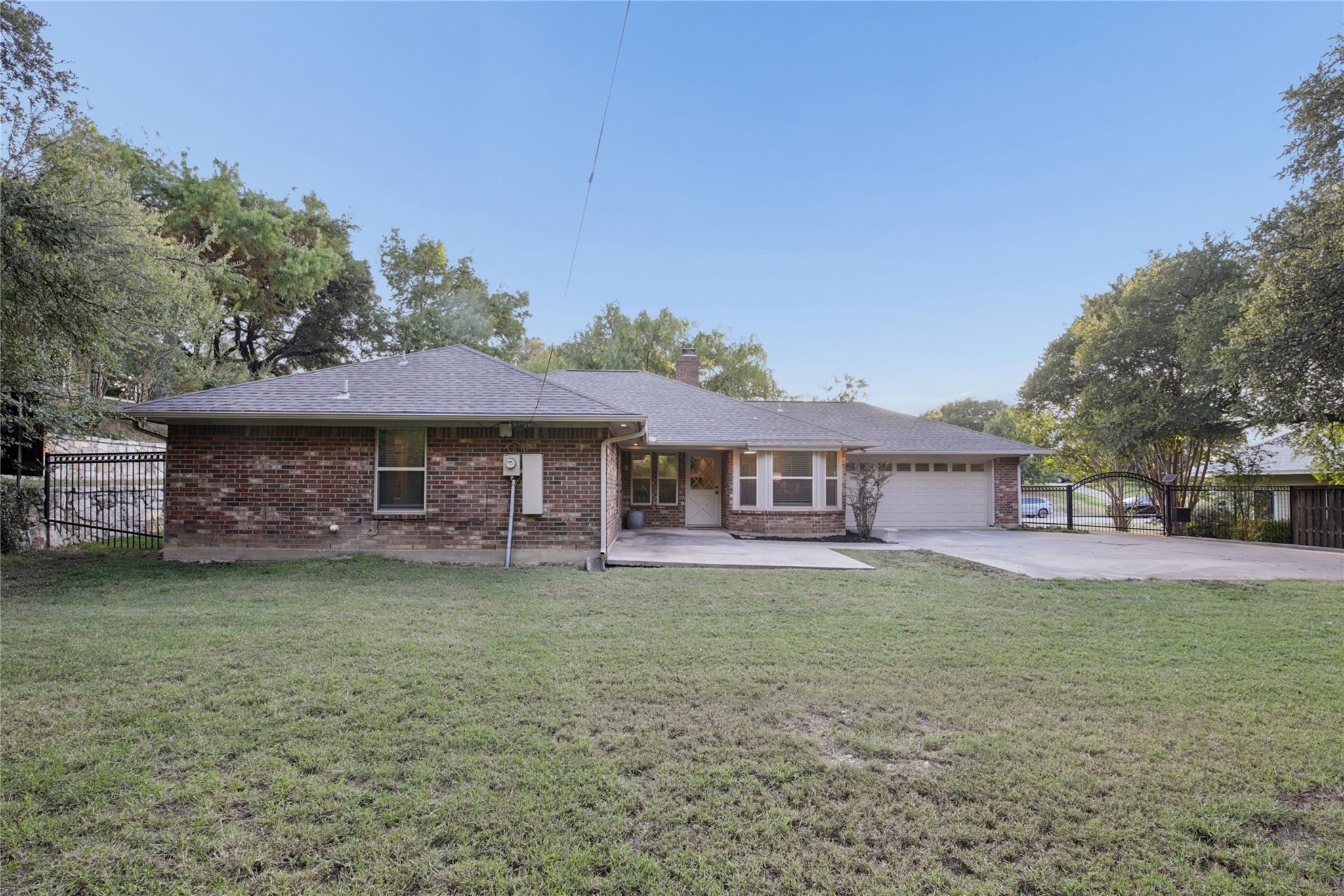 main property photo 23