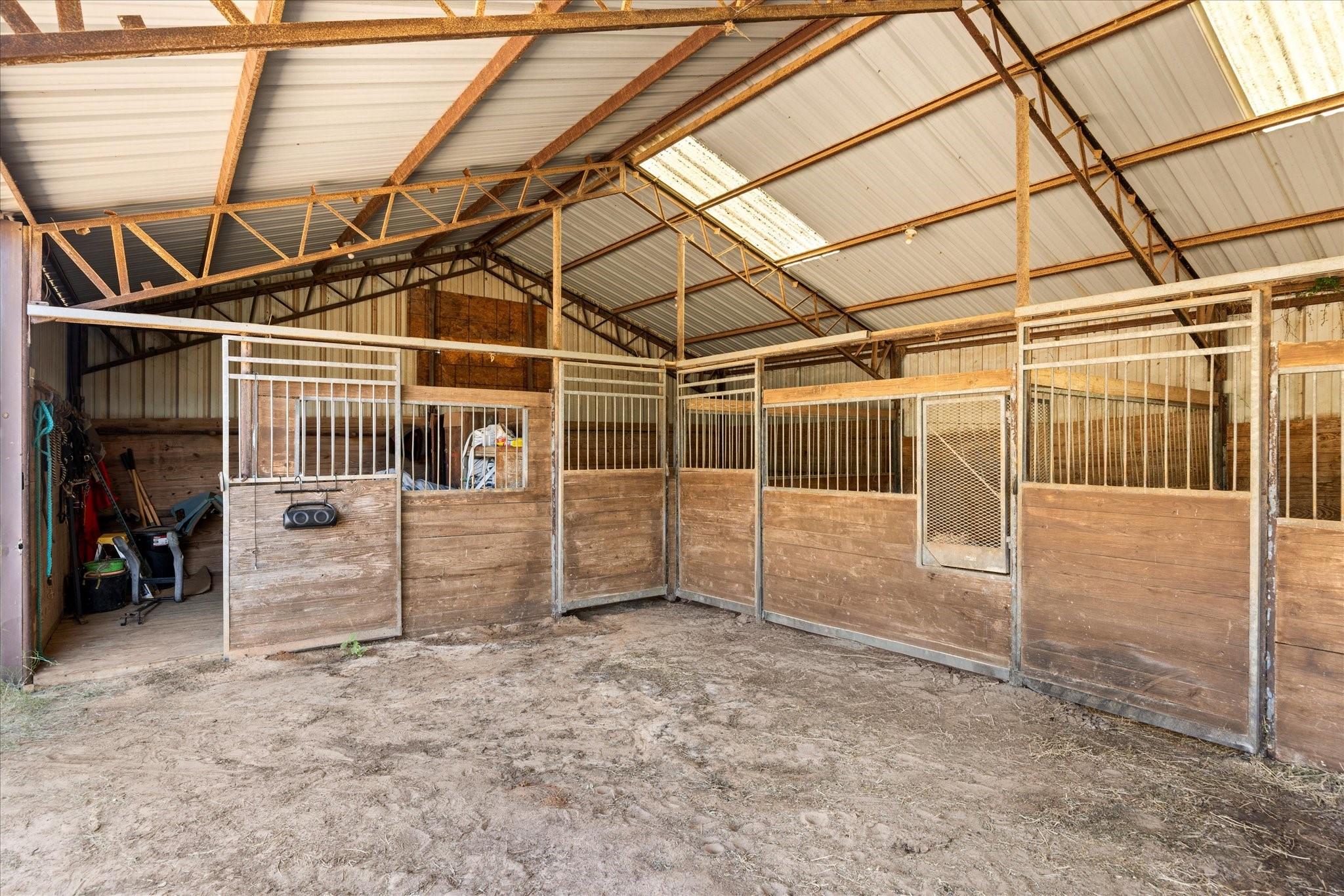 main property photo 16