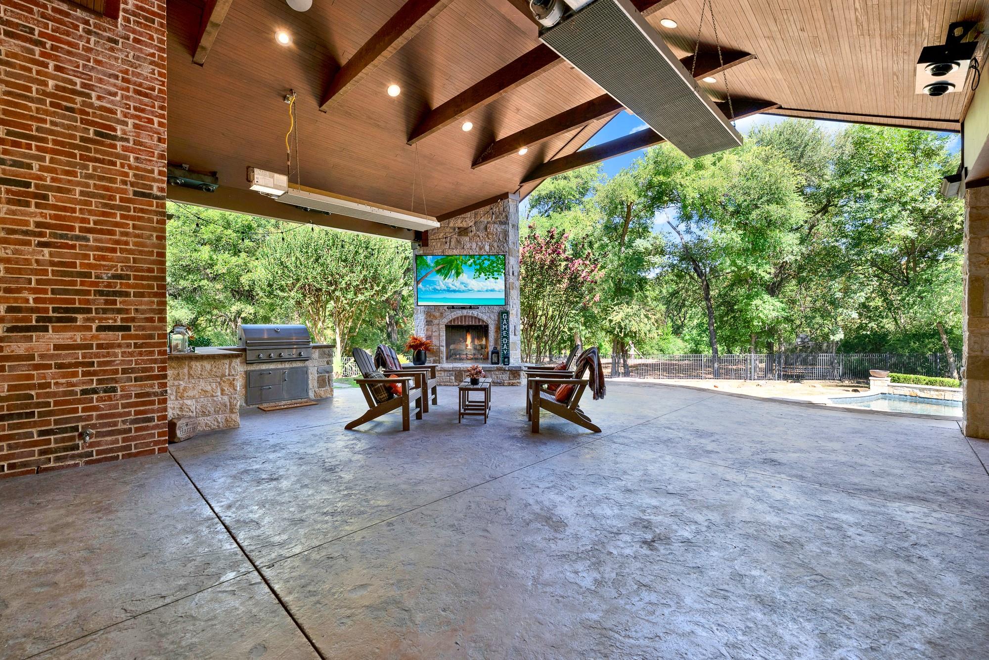 main property photo 29