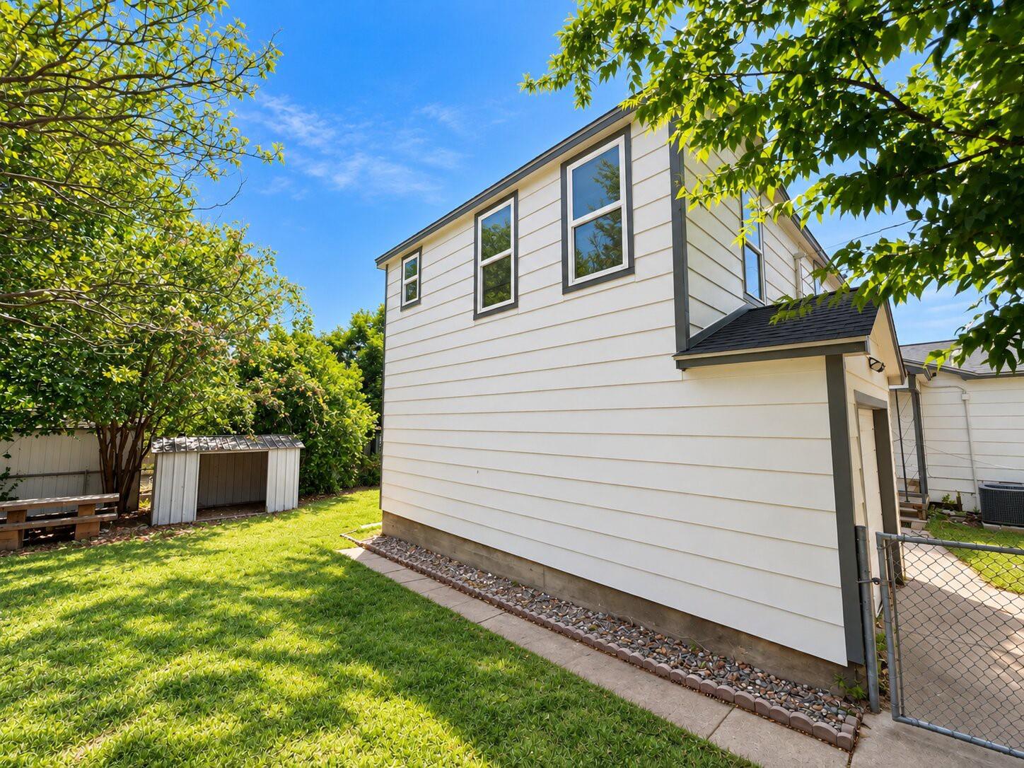main property photo 27