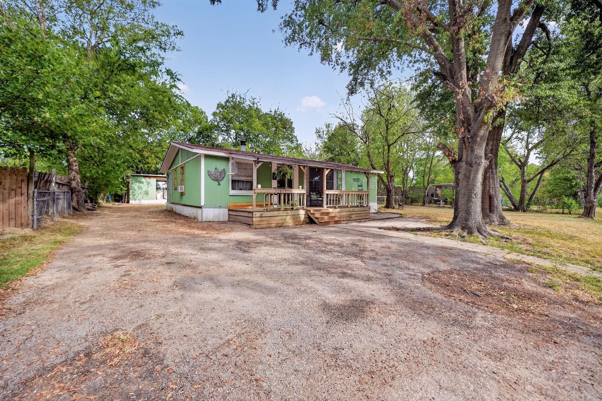 main property photo 30