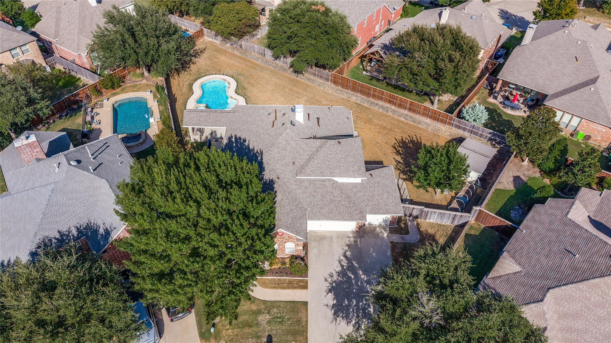 main property photo 25