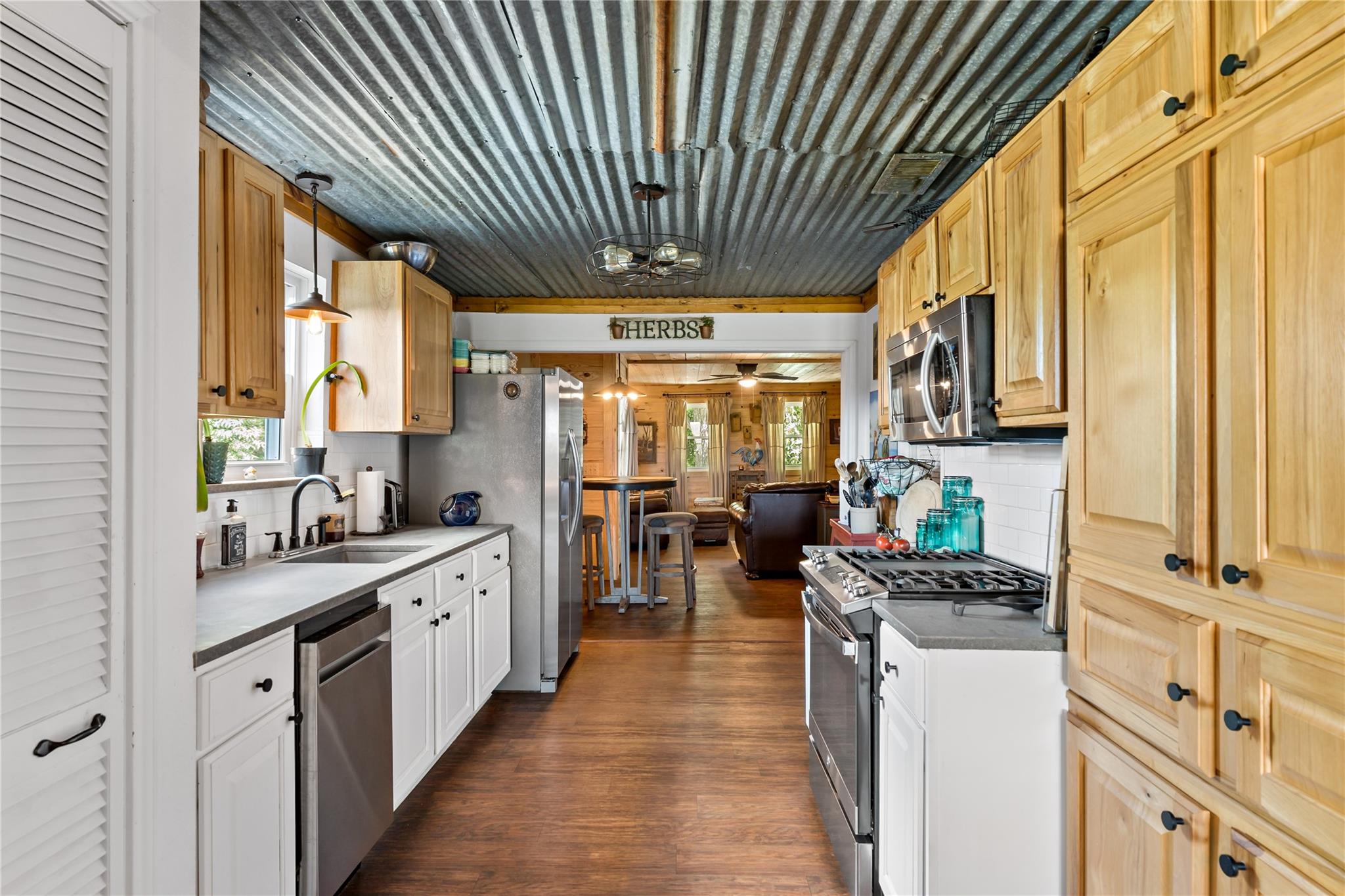 main property photo 14