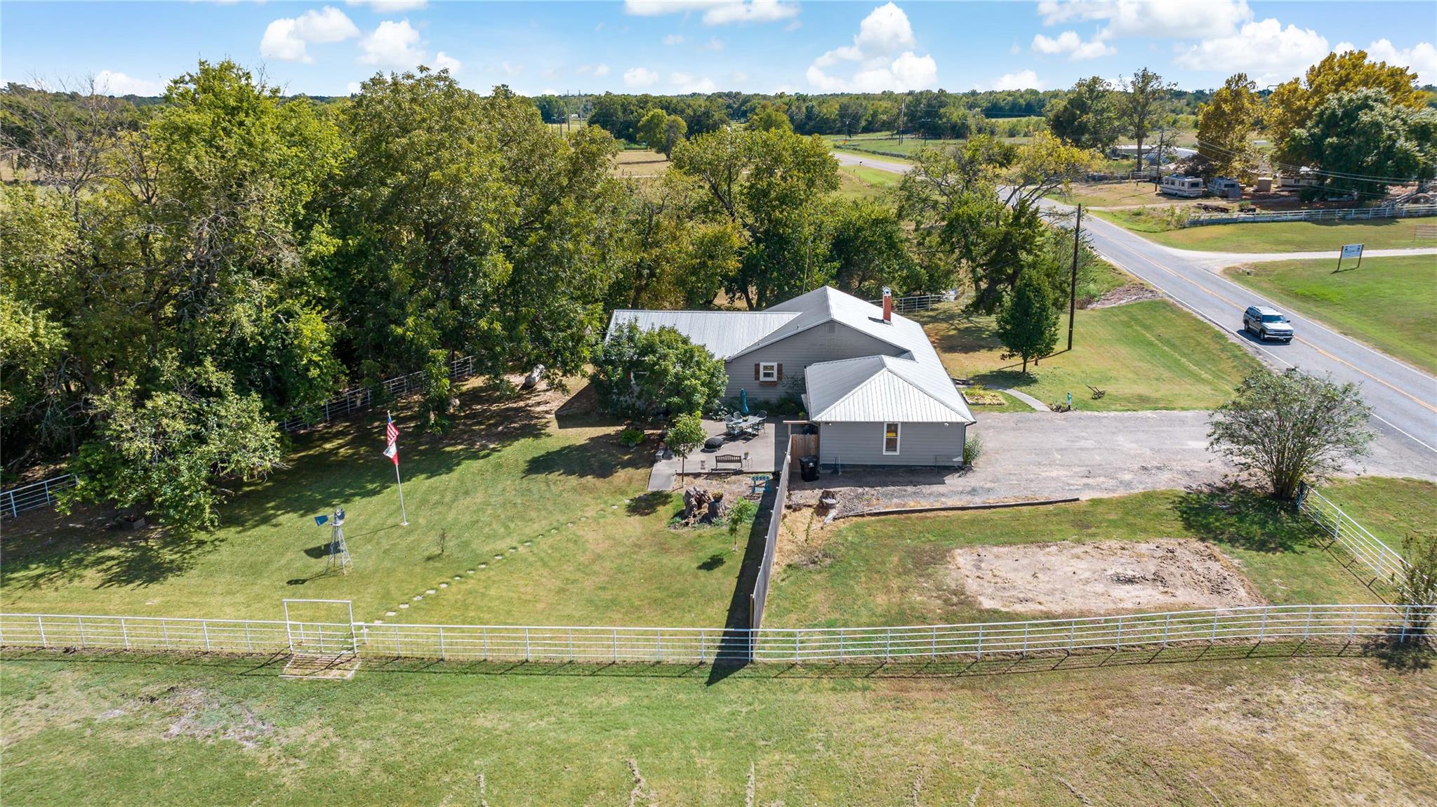 main property photo 4