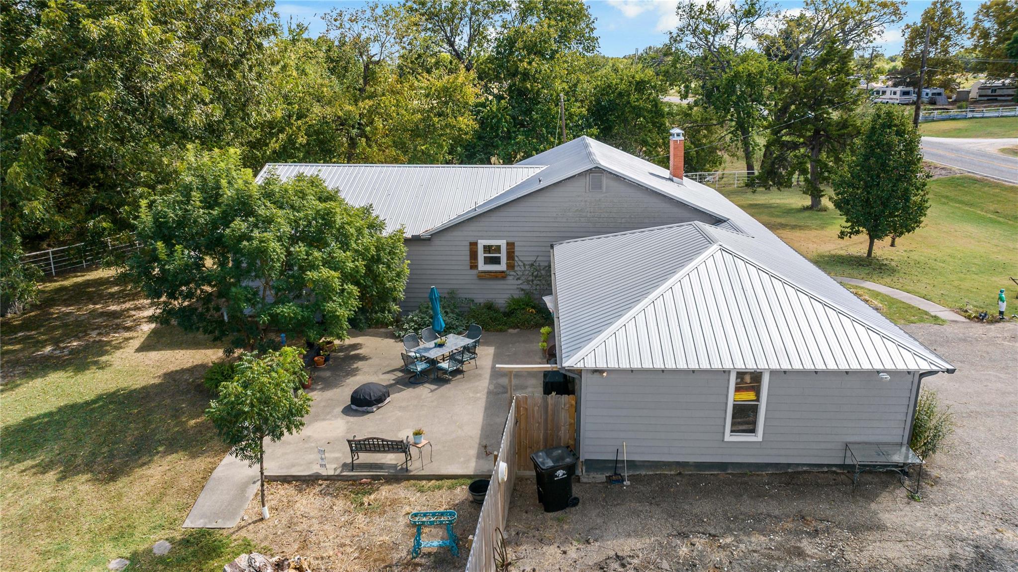 main property photo 7