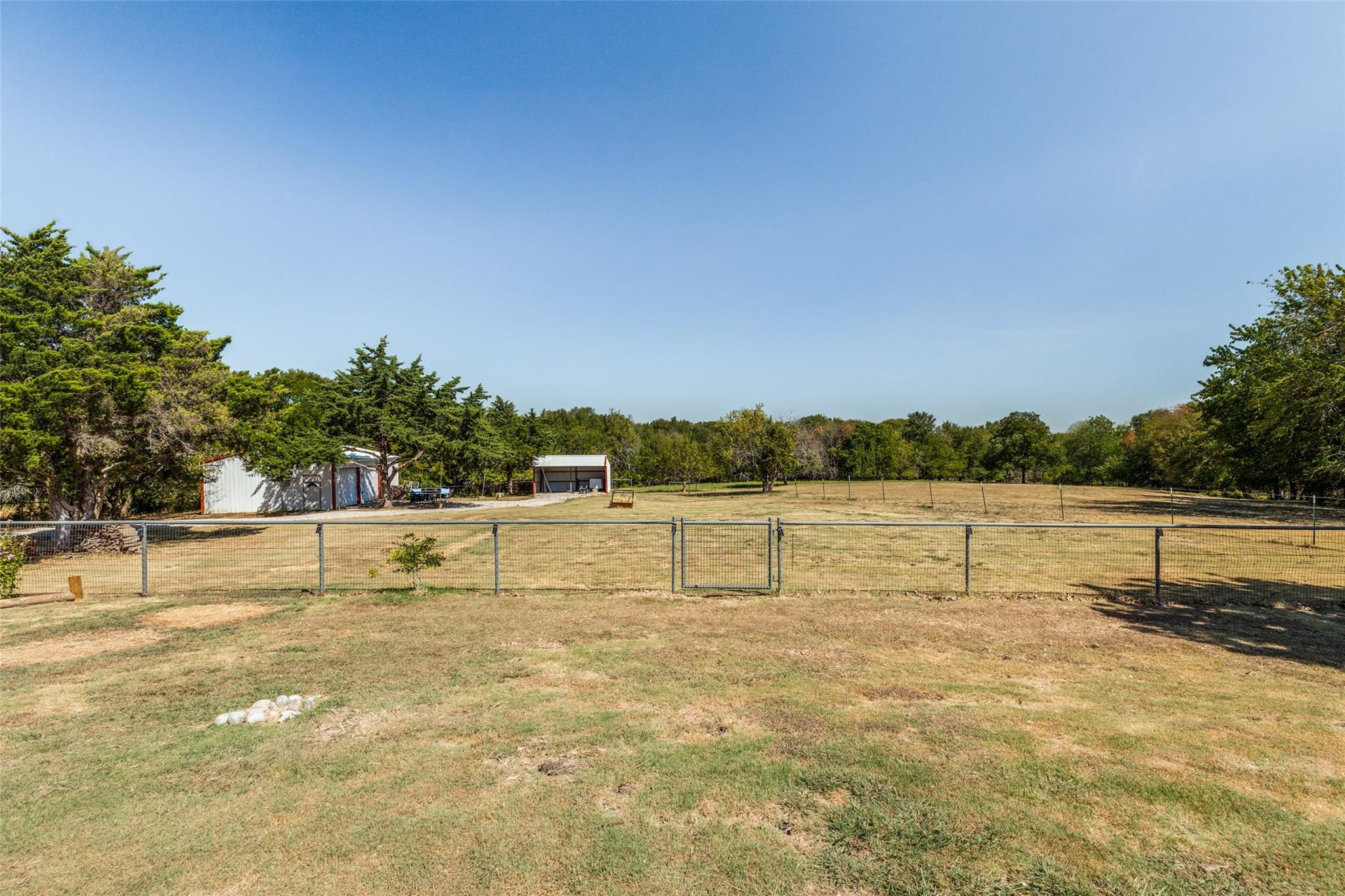 main property photo 23