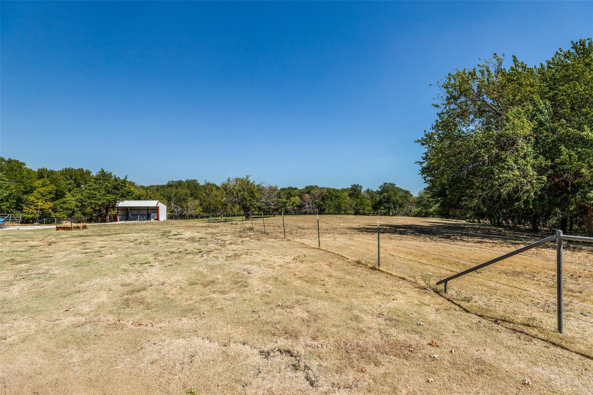 main property photo 24