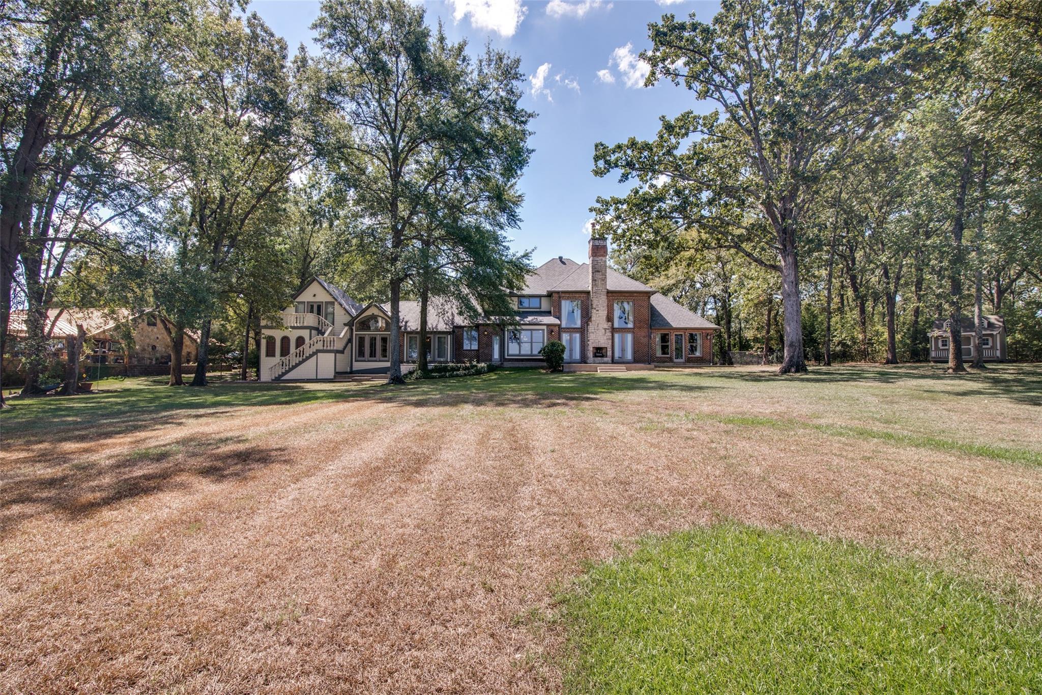 main property photo 23