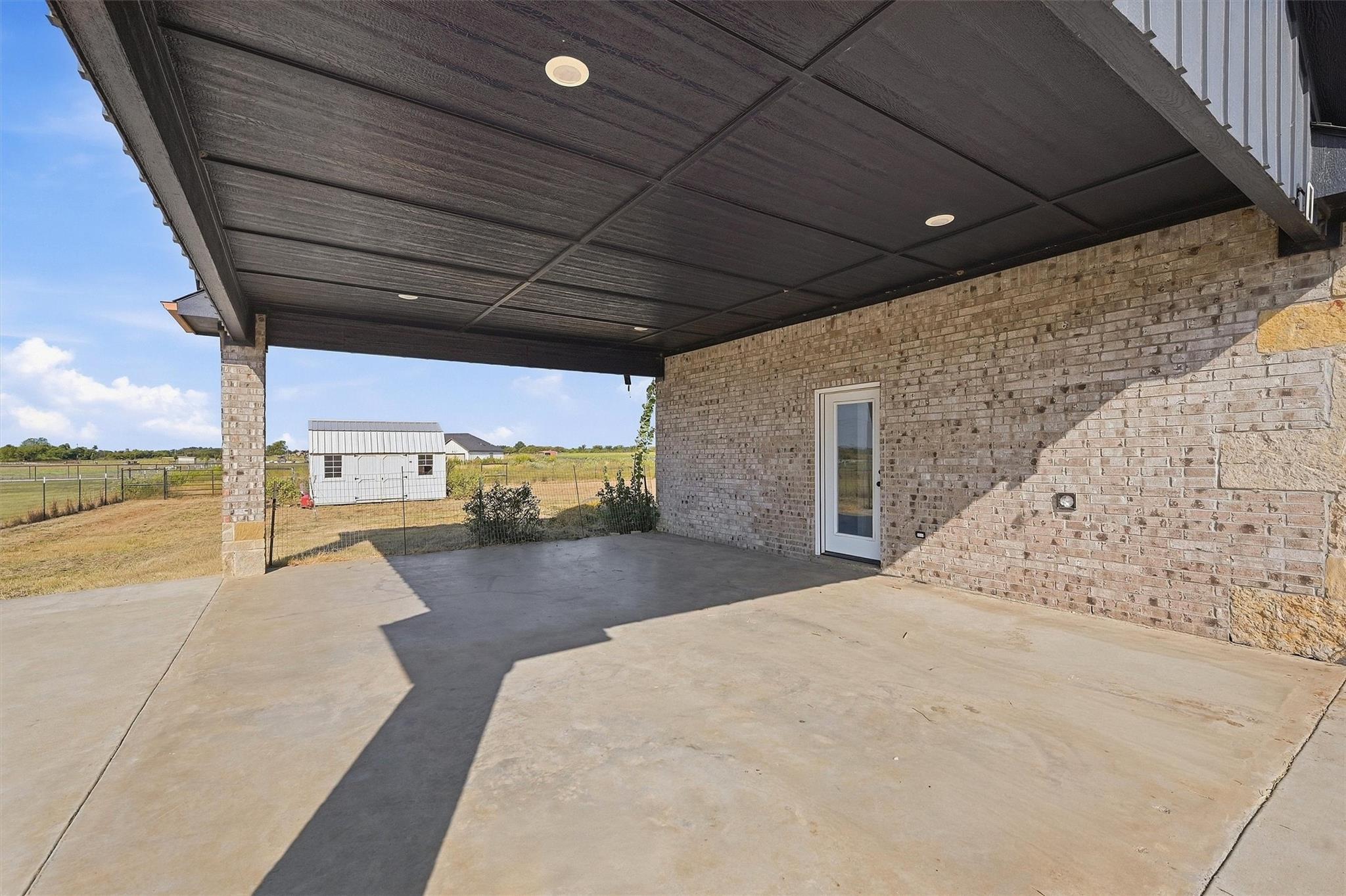 main property photo 27