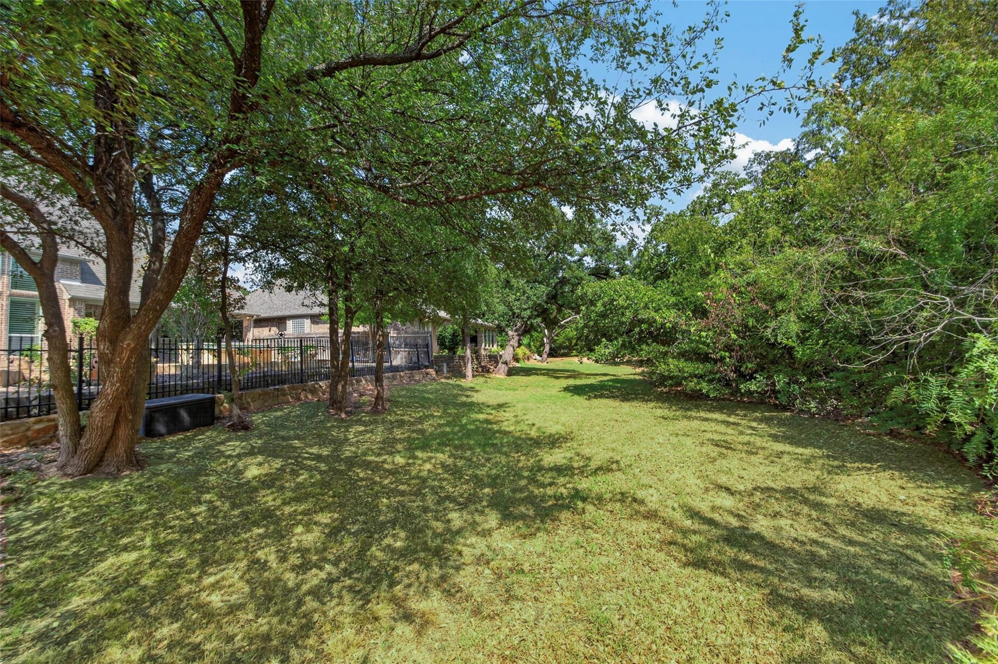 main property photo 33