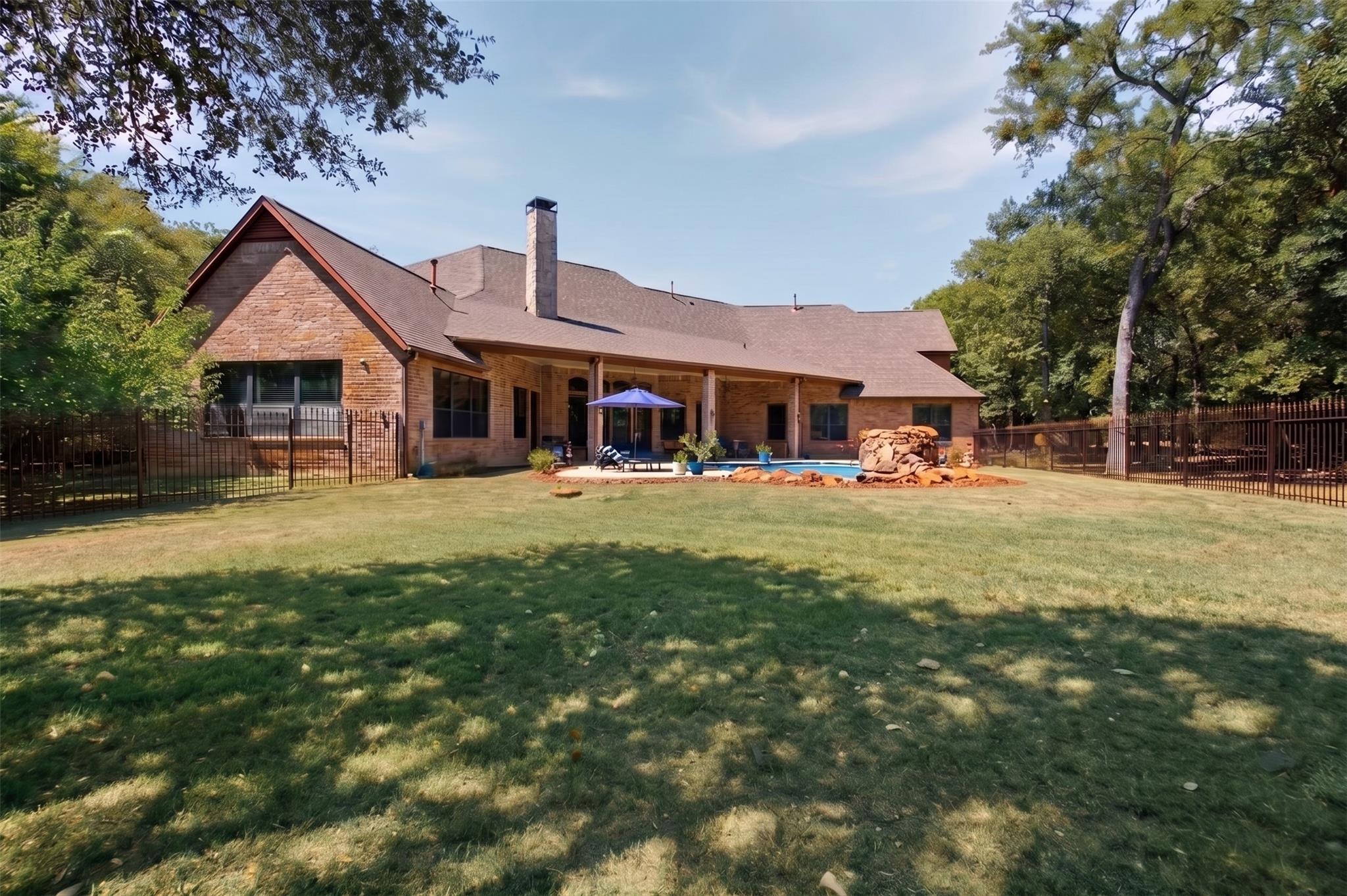 main property photo 24