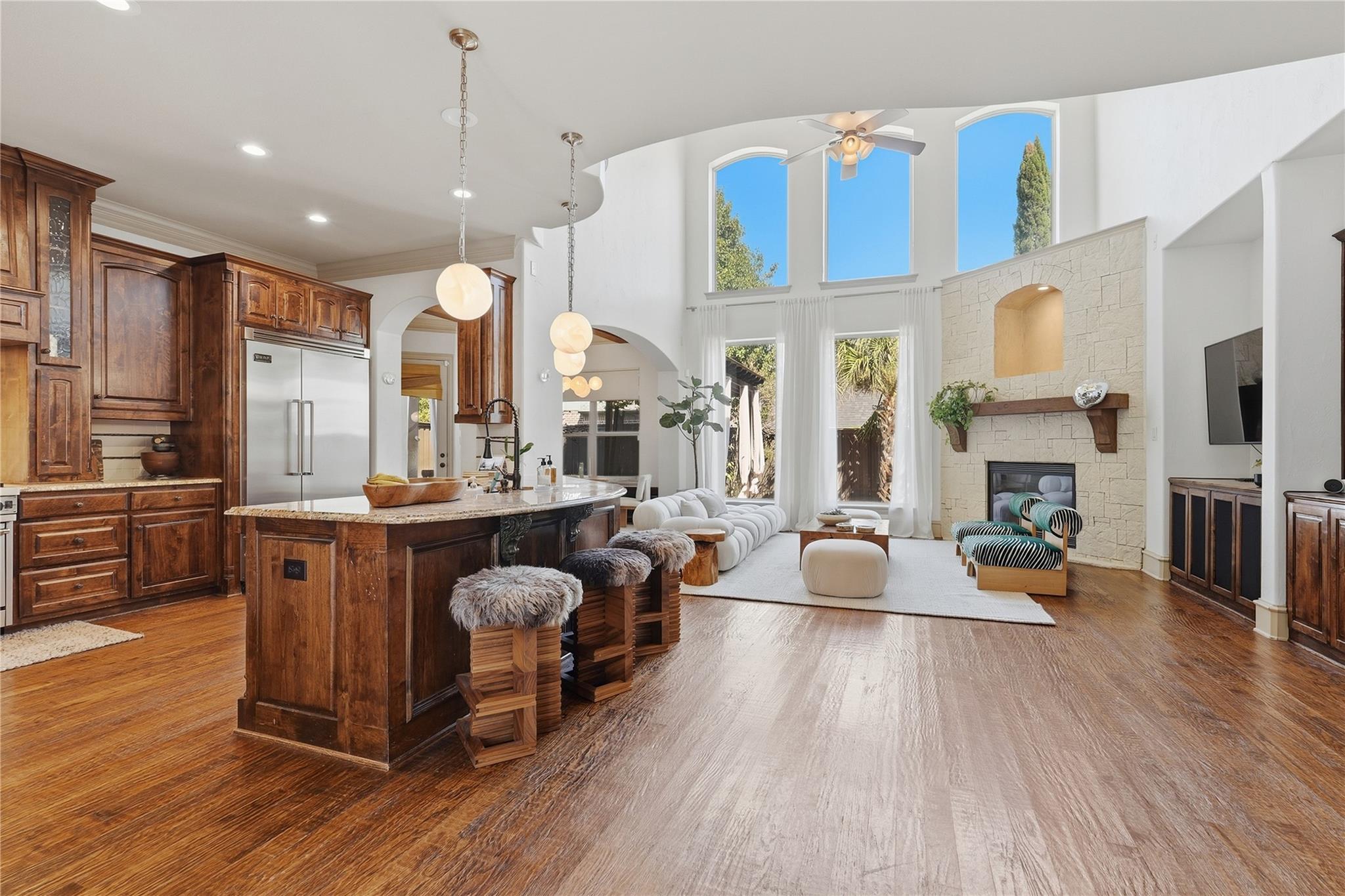 main property photo 5