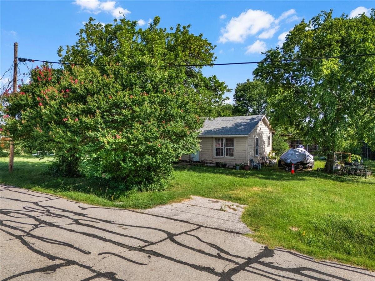 main property photo 16