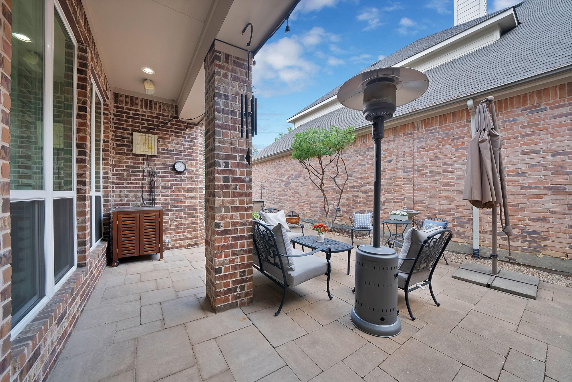 main property photo 32