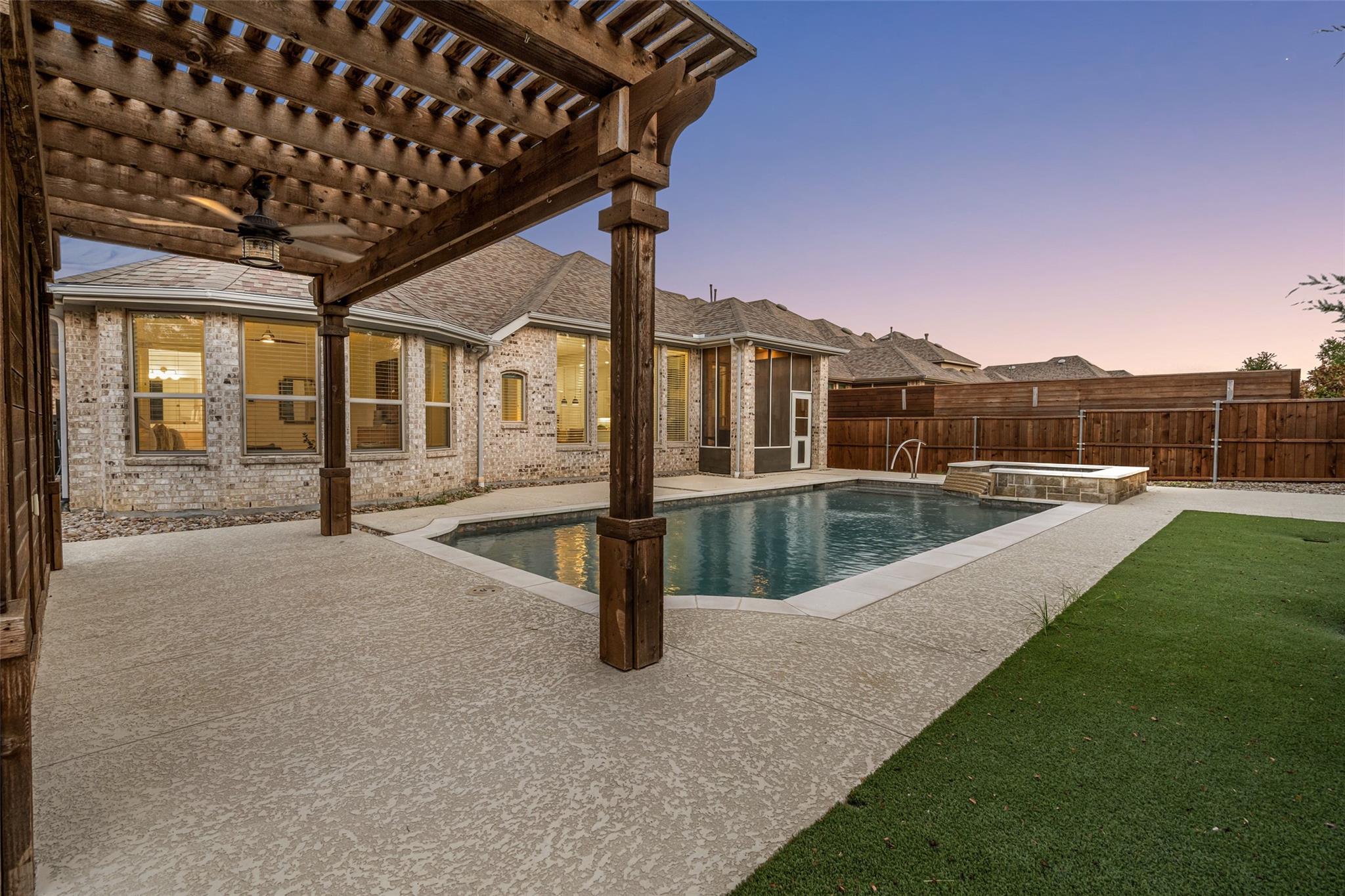 main property photo 25