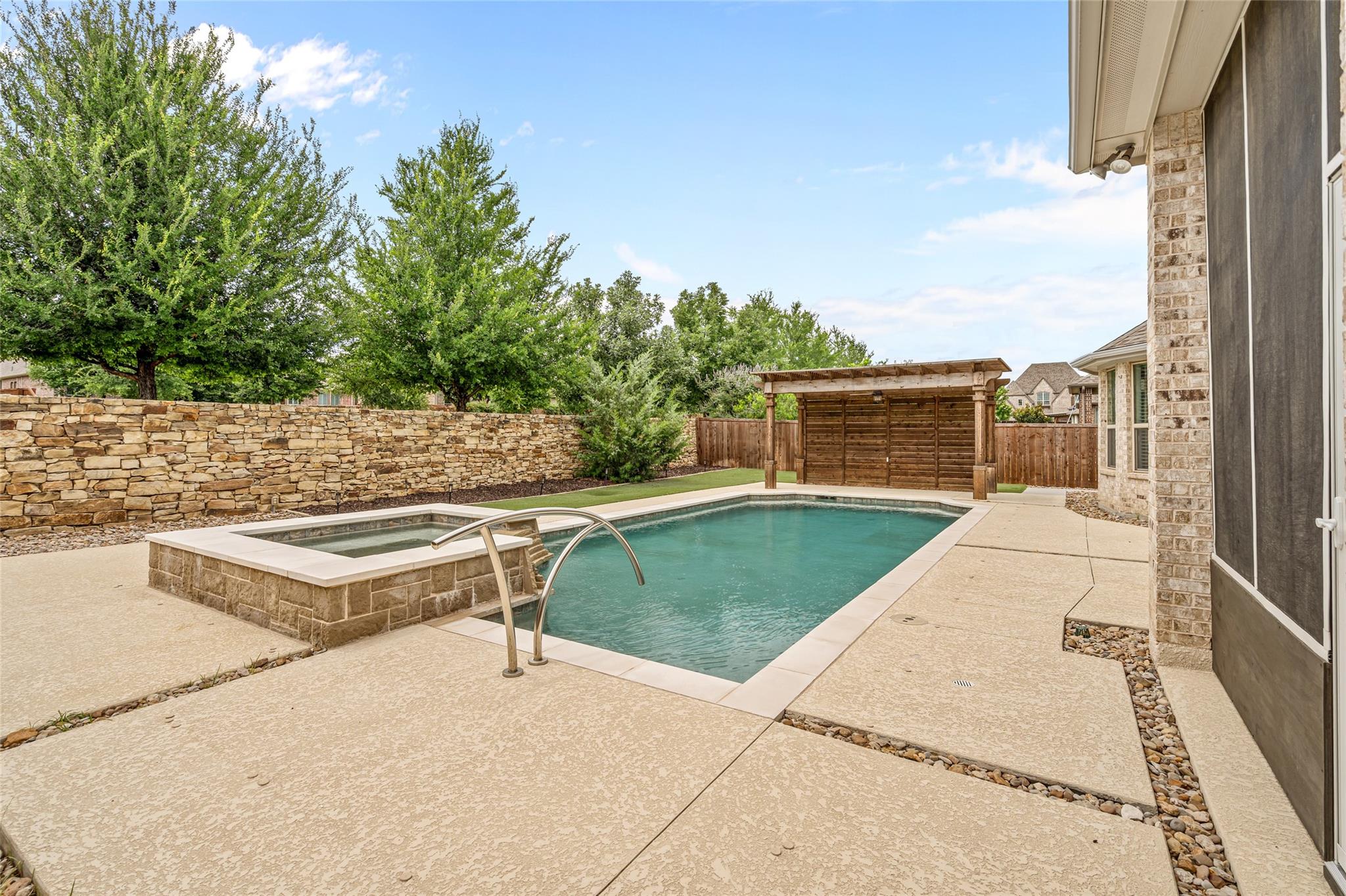 main property photo 27