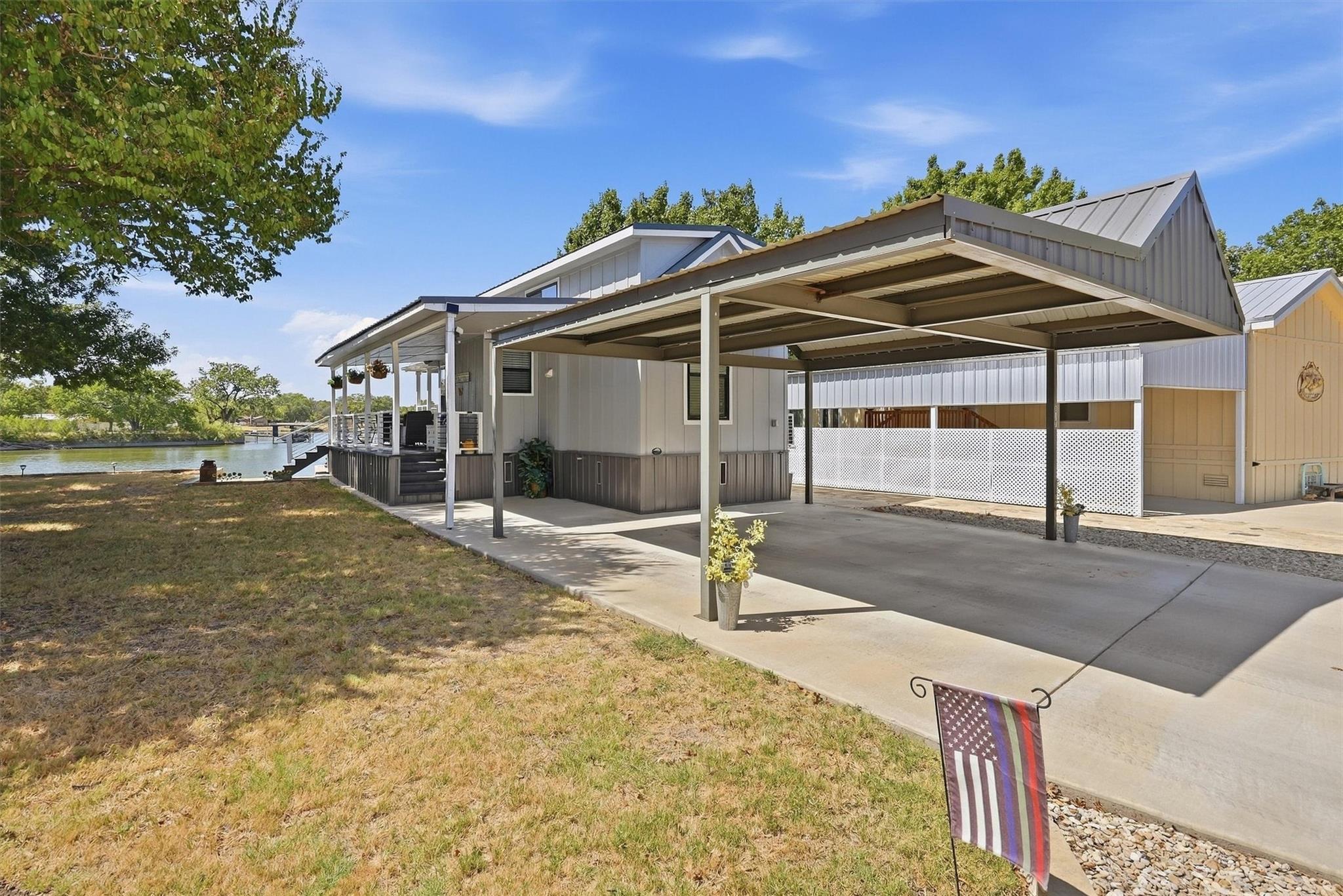 main property photo 30