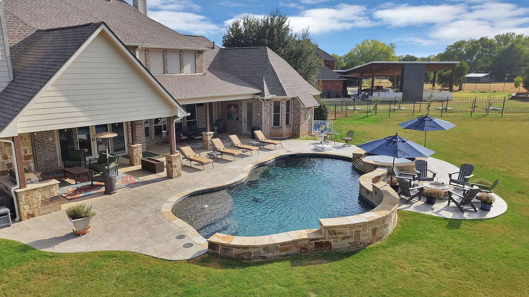 main property photo 38