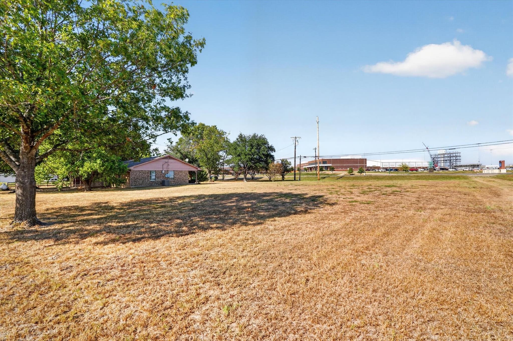 main property photo 27