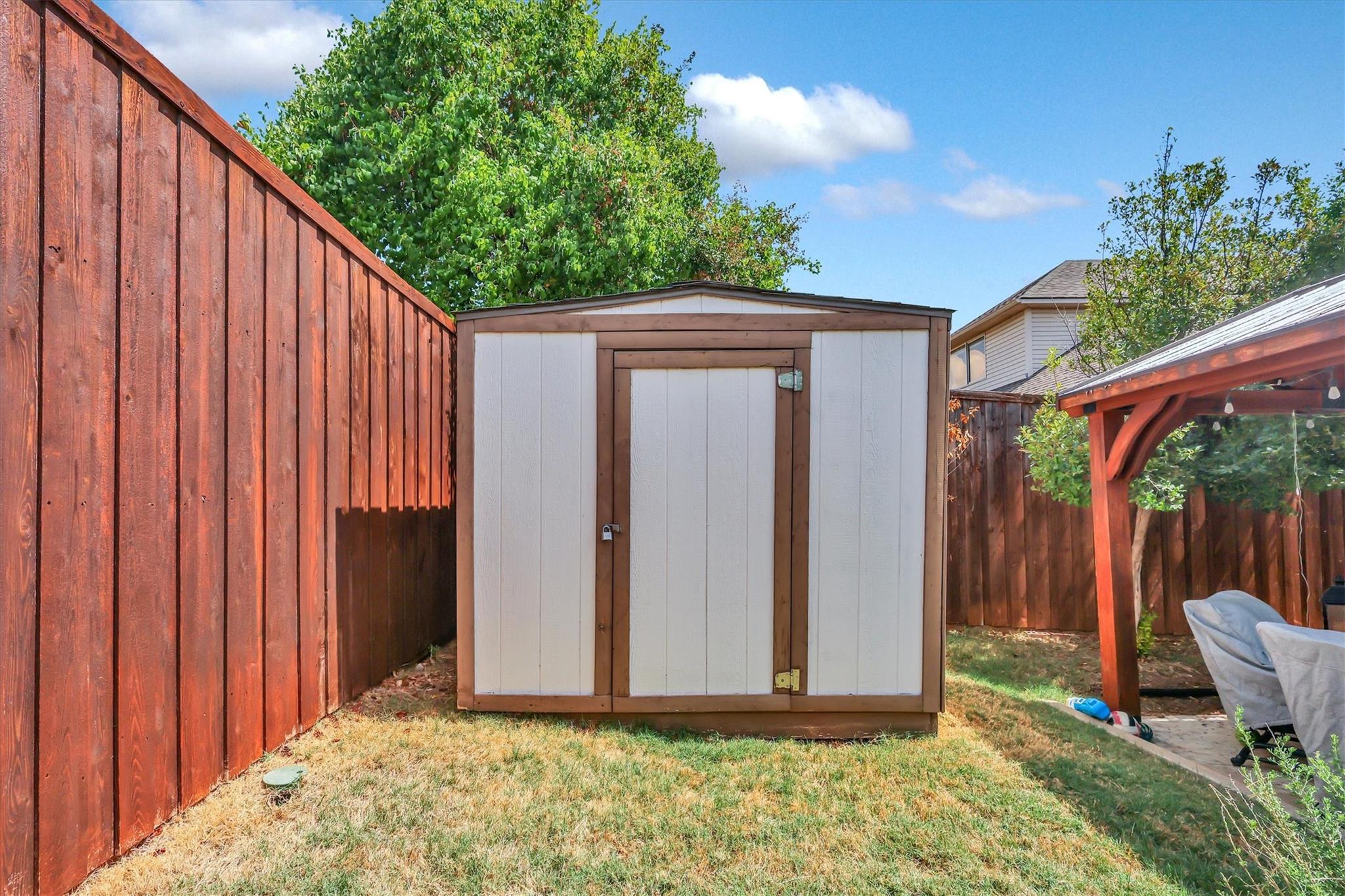 main property photo 39
