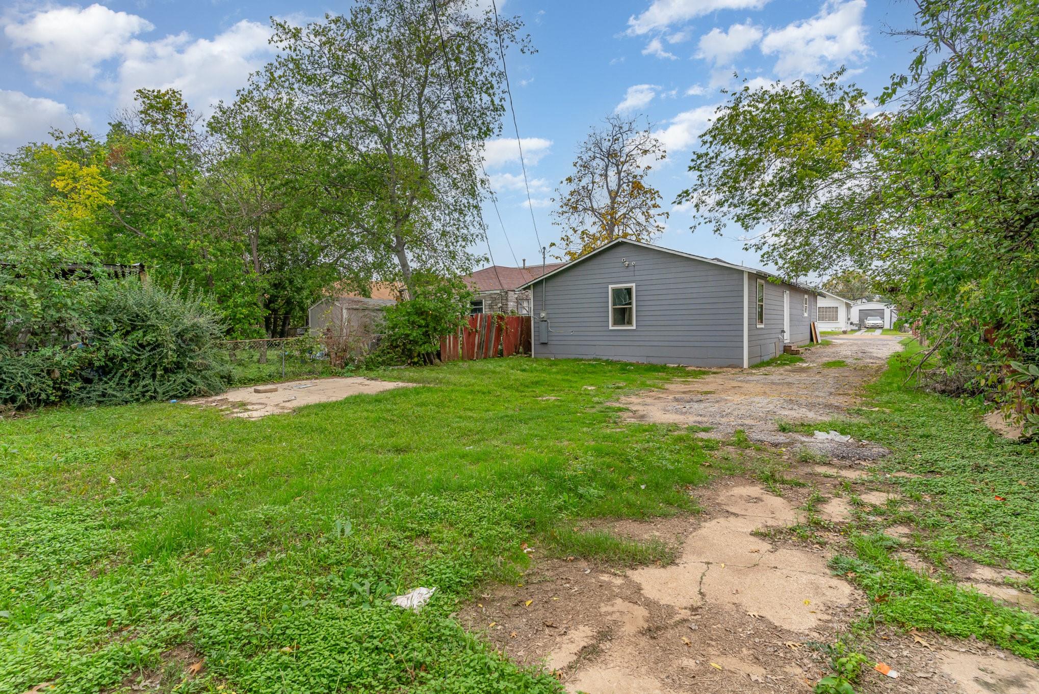 main property photo 10