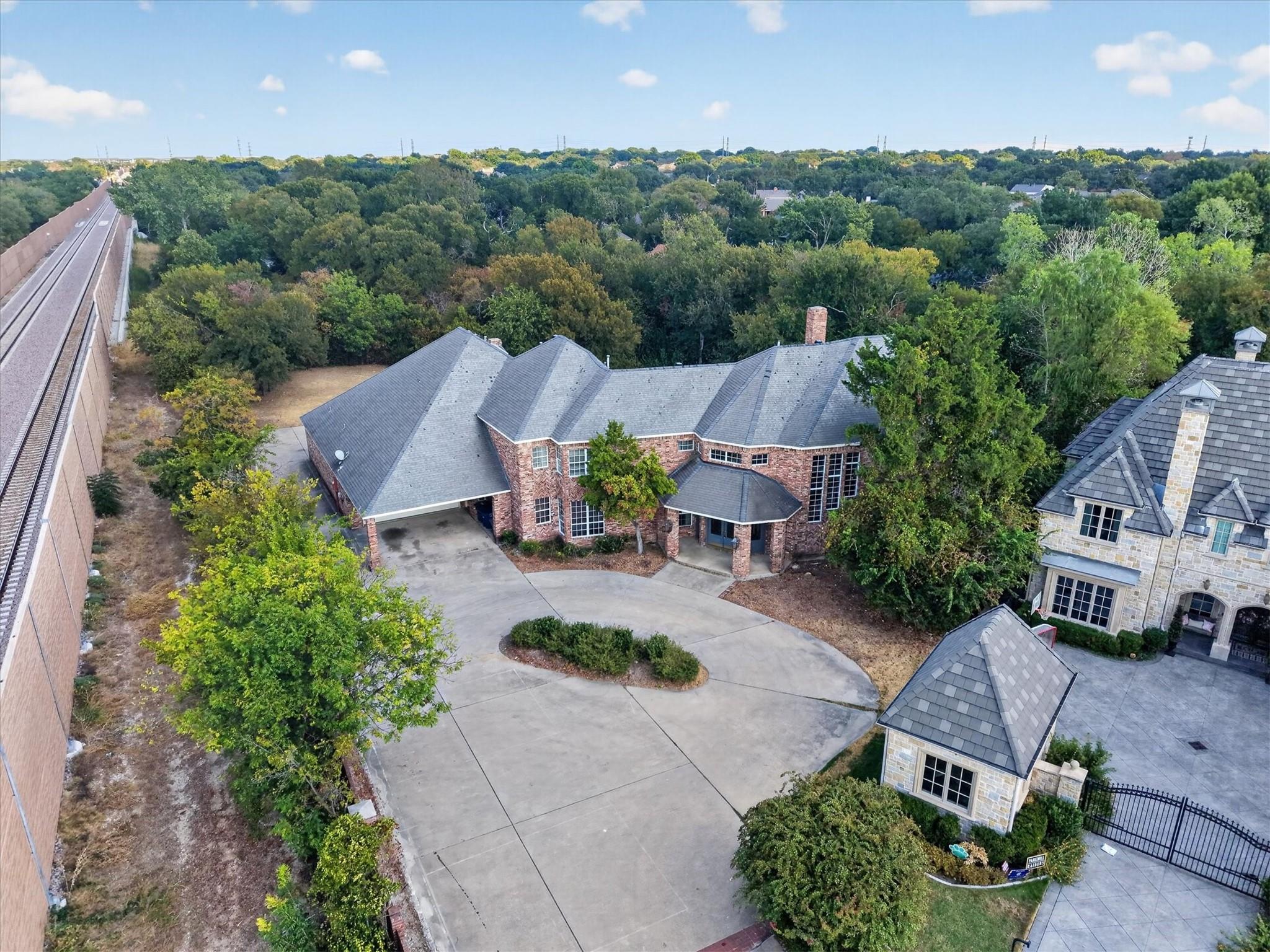main property photo 36