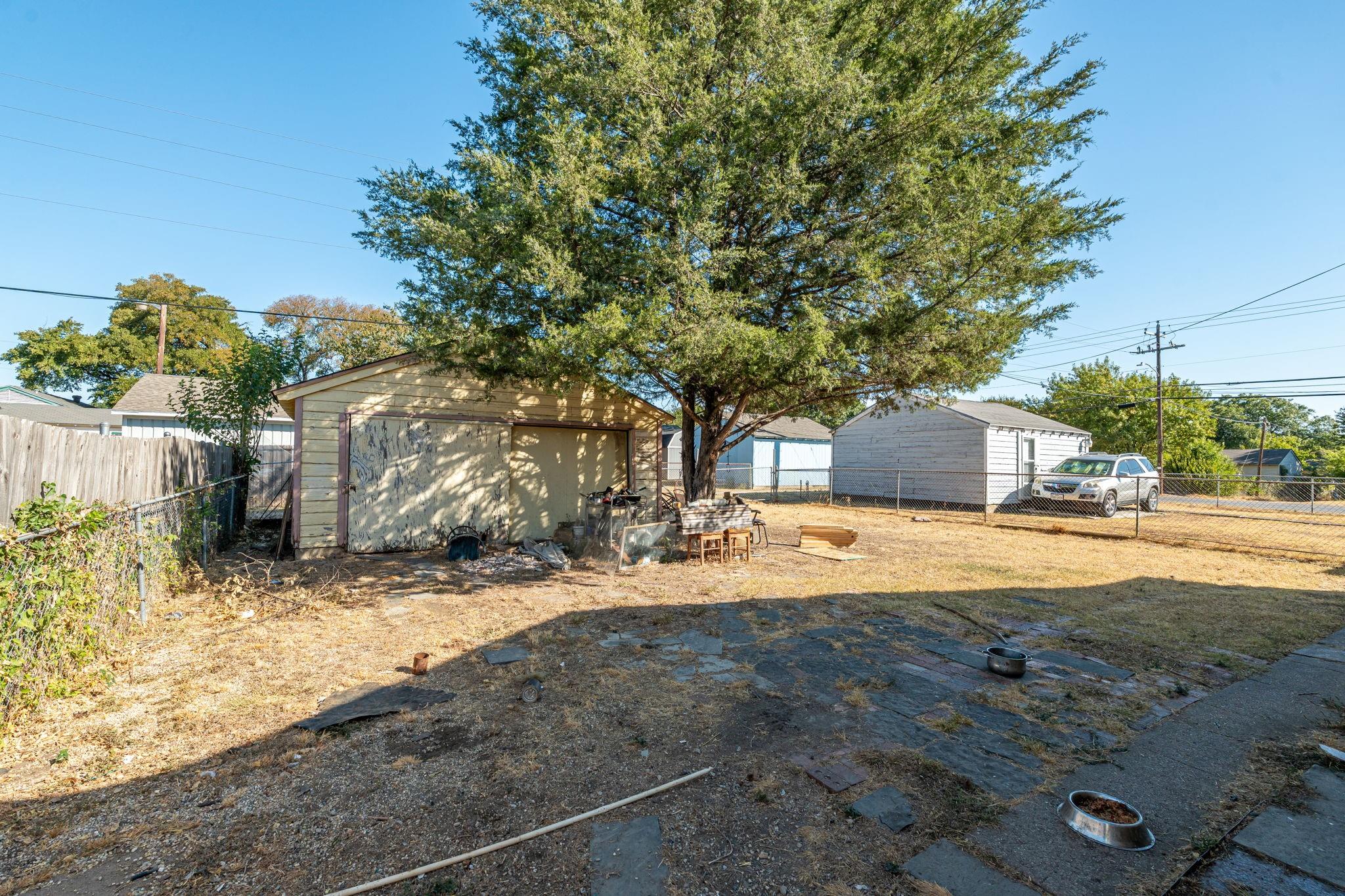 main property photo 6