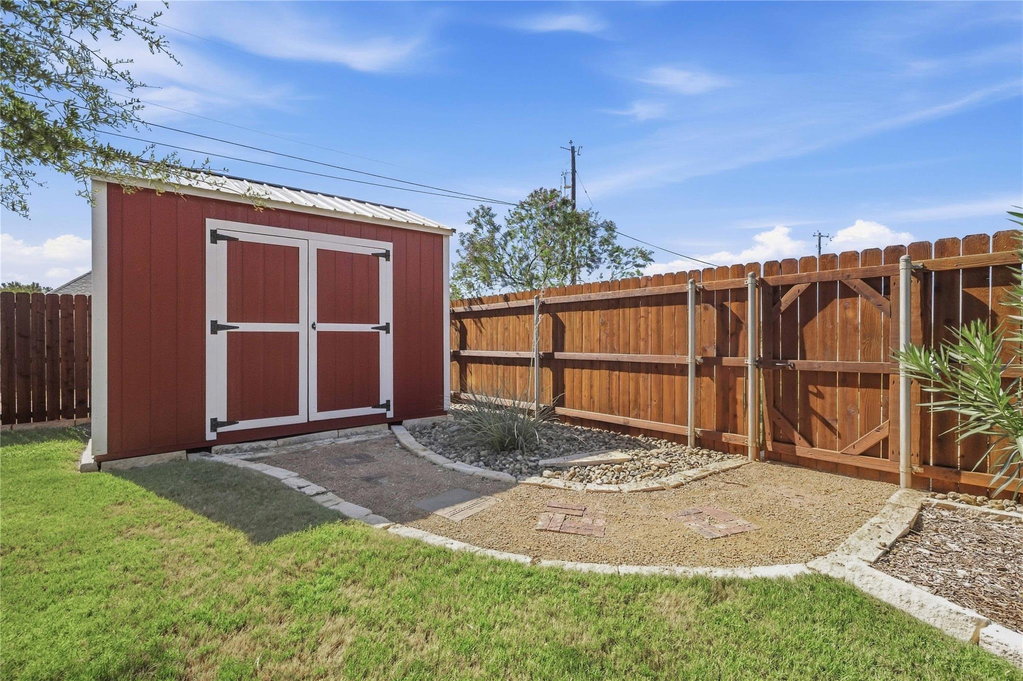 main property photo 33