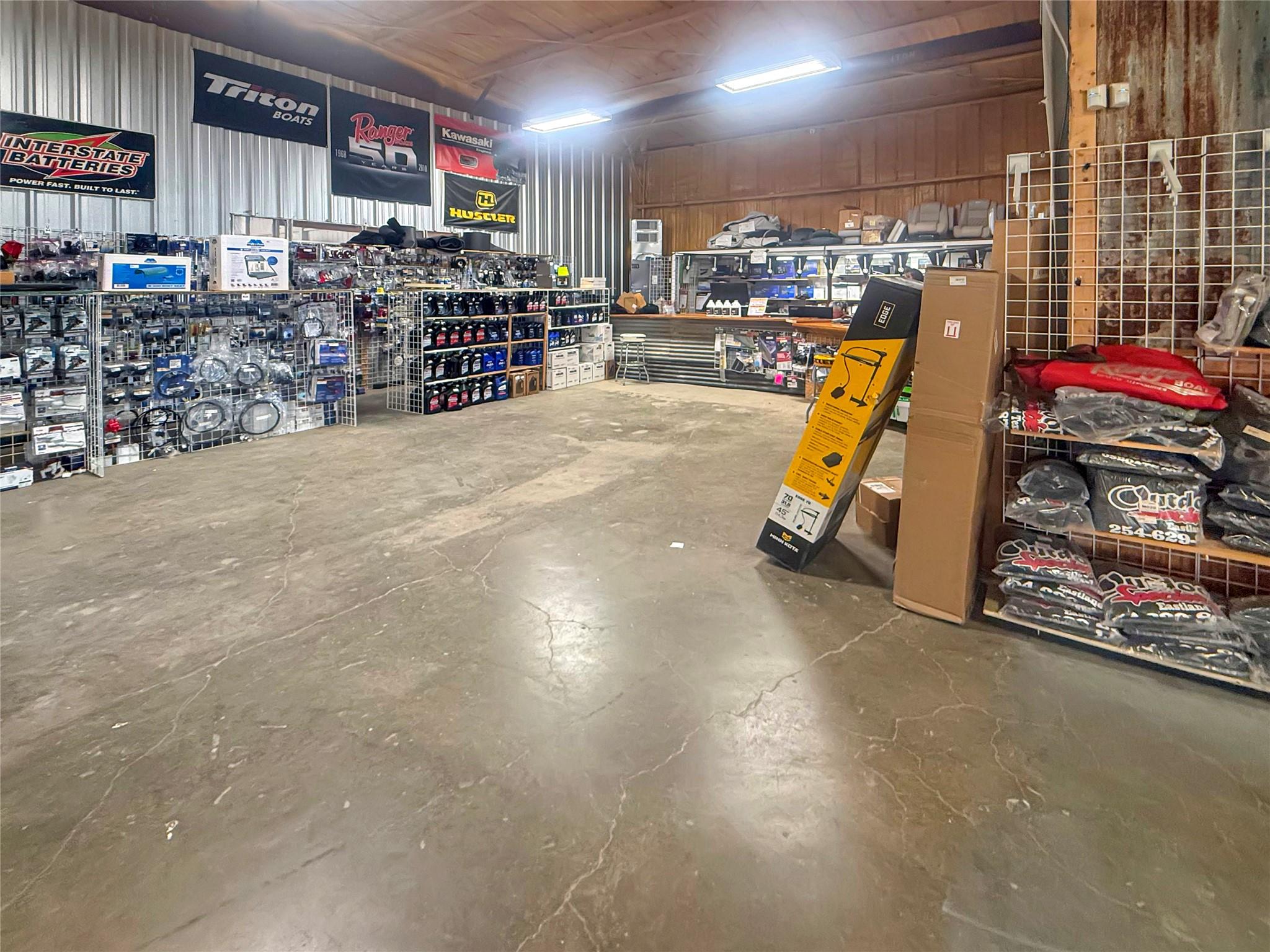 main property photo 13