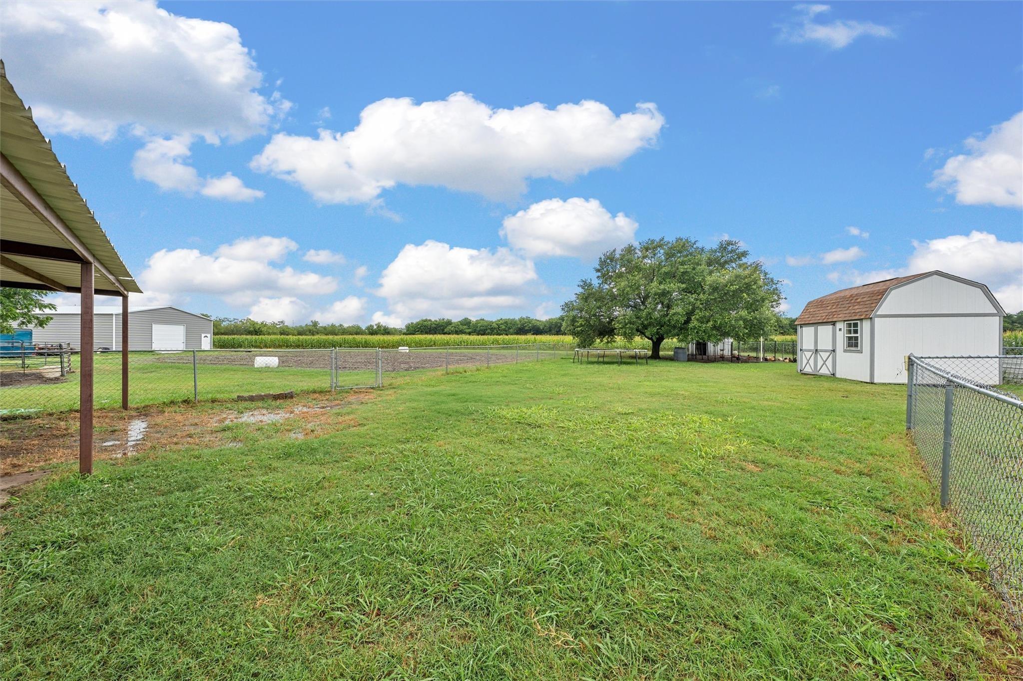 main property photo 25