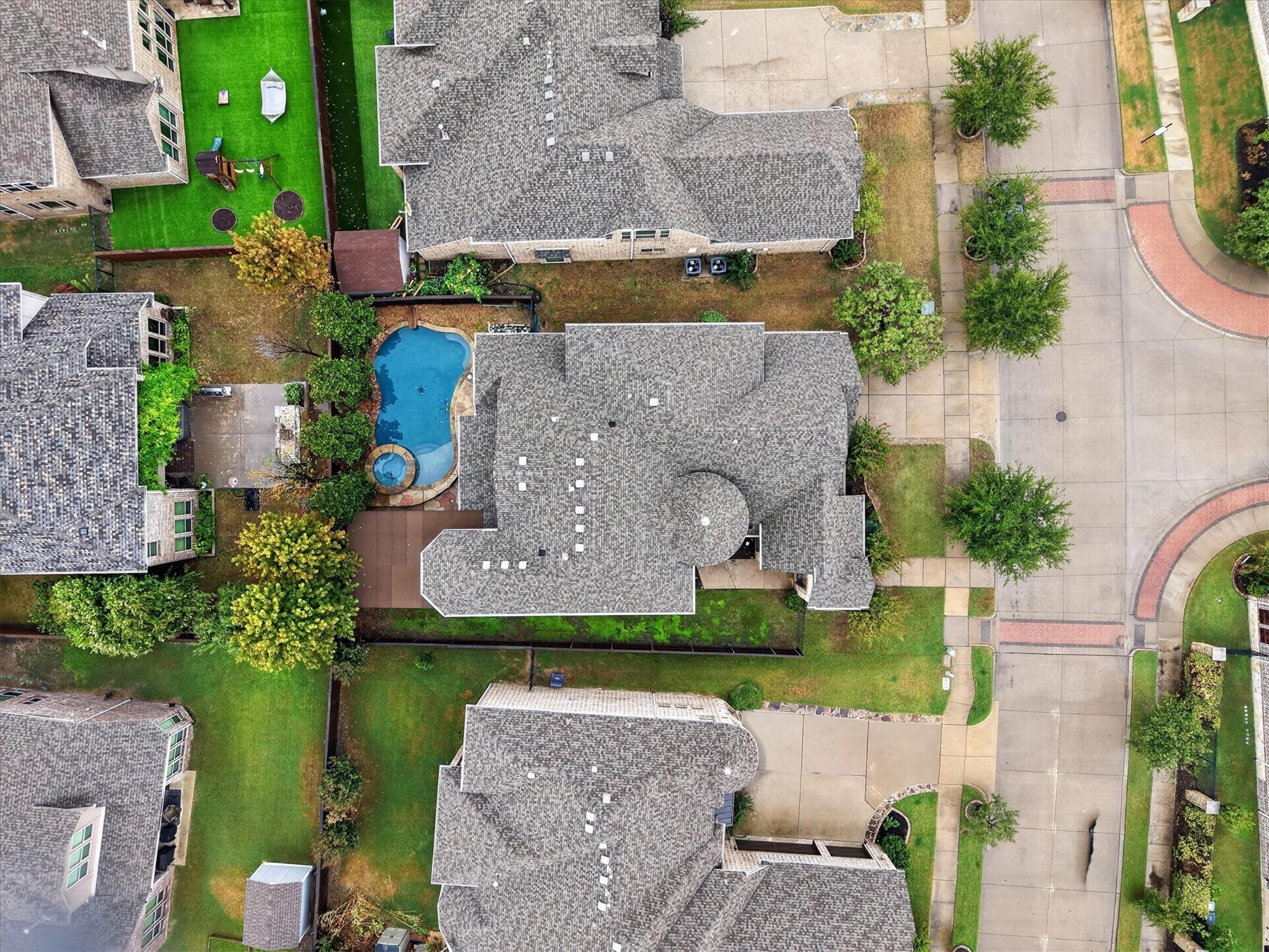 main property photo 36
