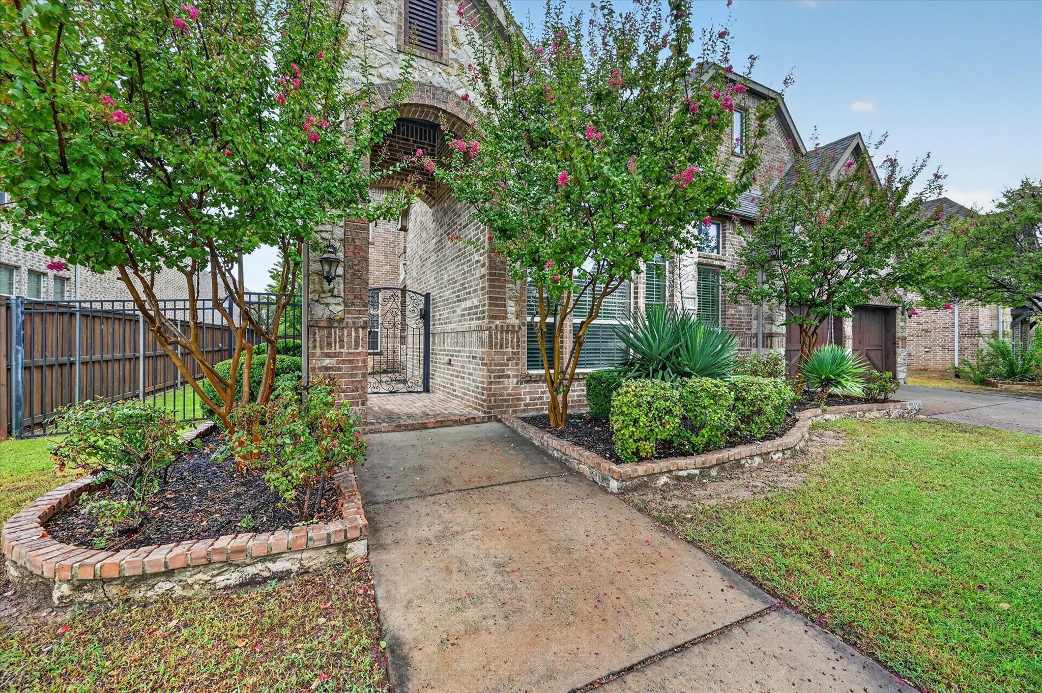 main property photo 6