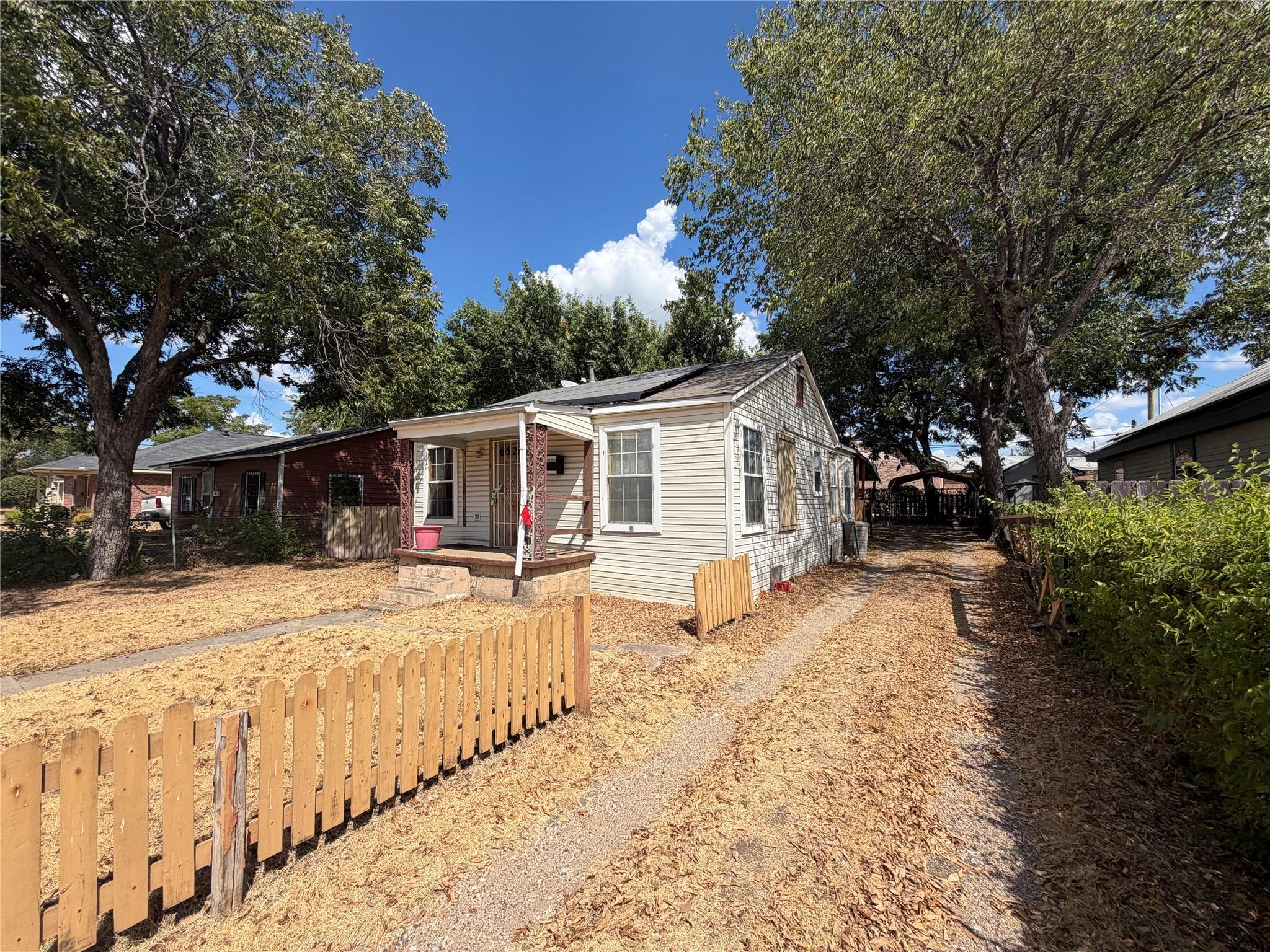 main property photo 4