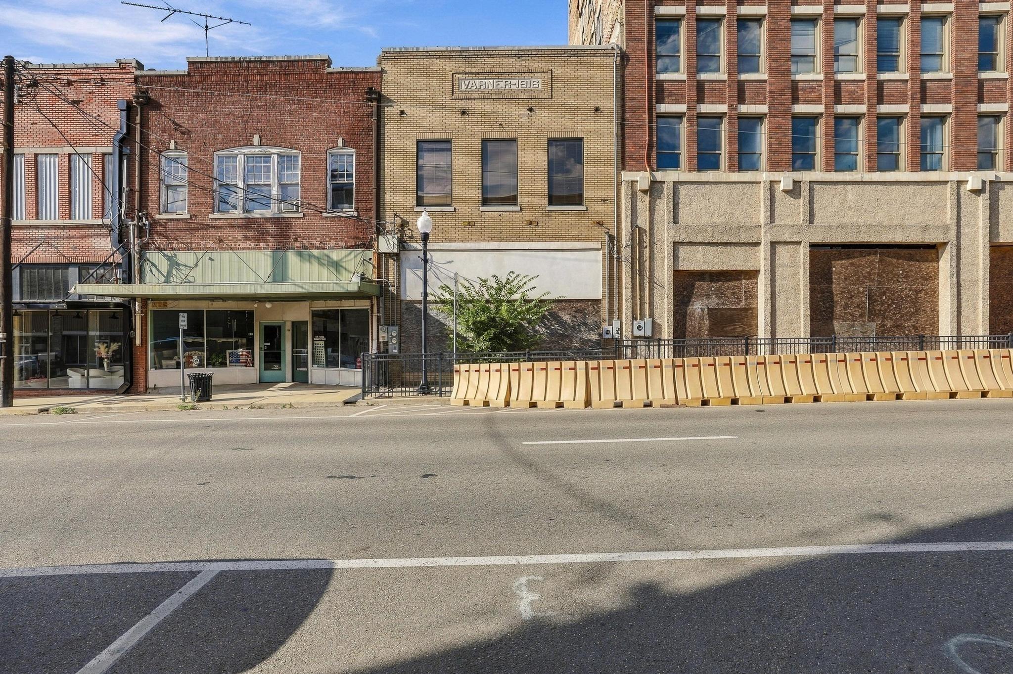 main property photo 6
