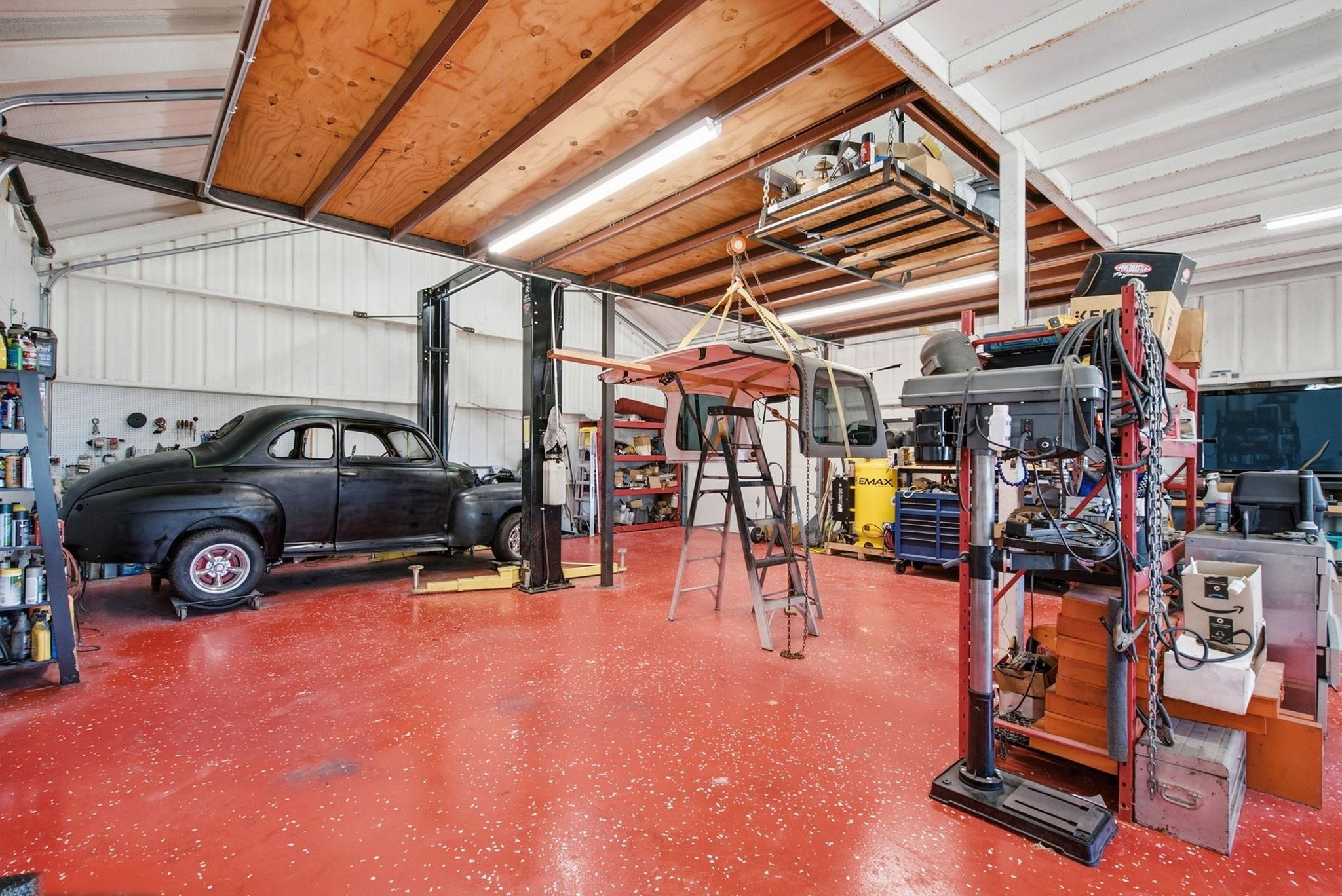 main property photo 30