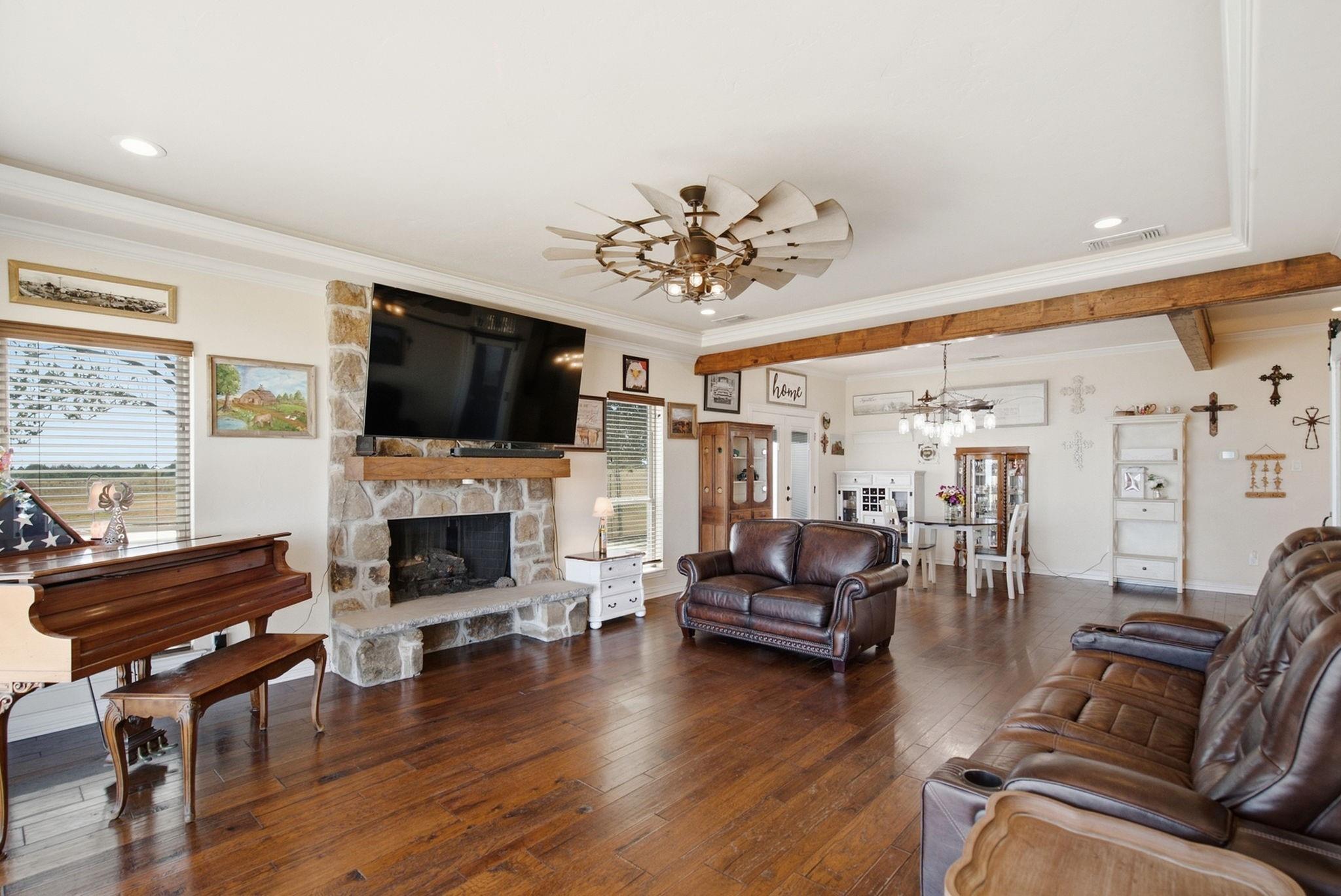 main property photo 5