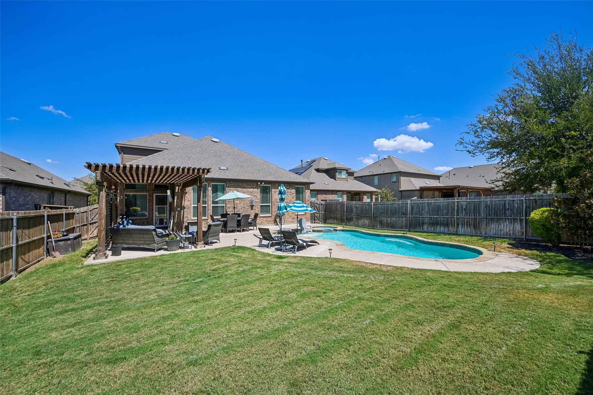 main property photo 29