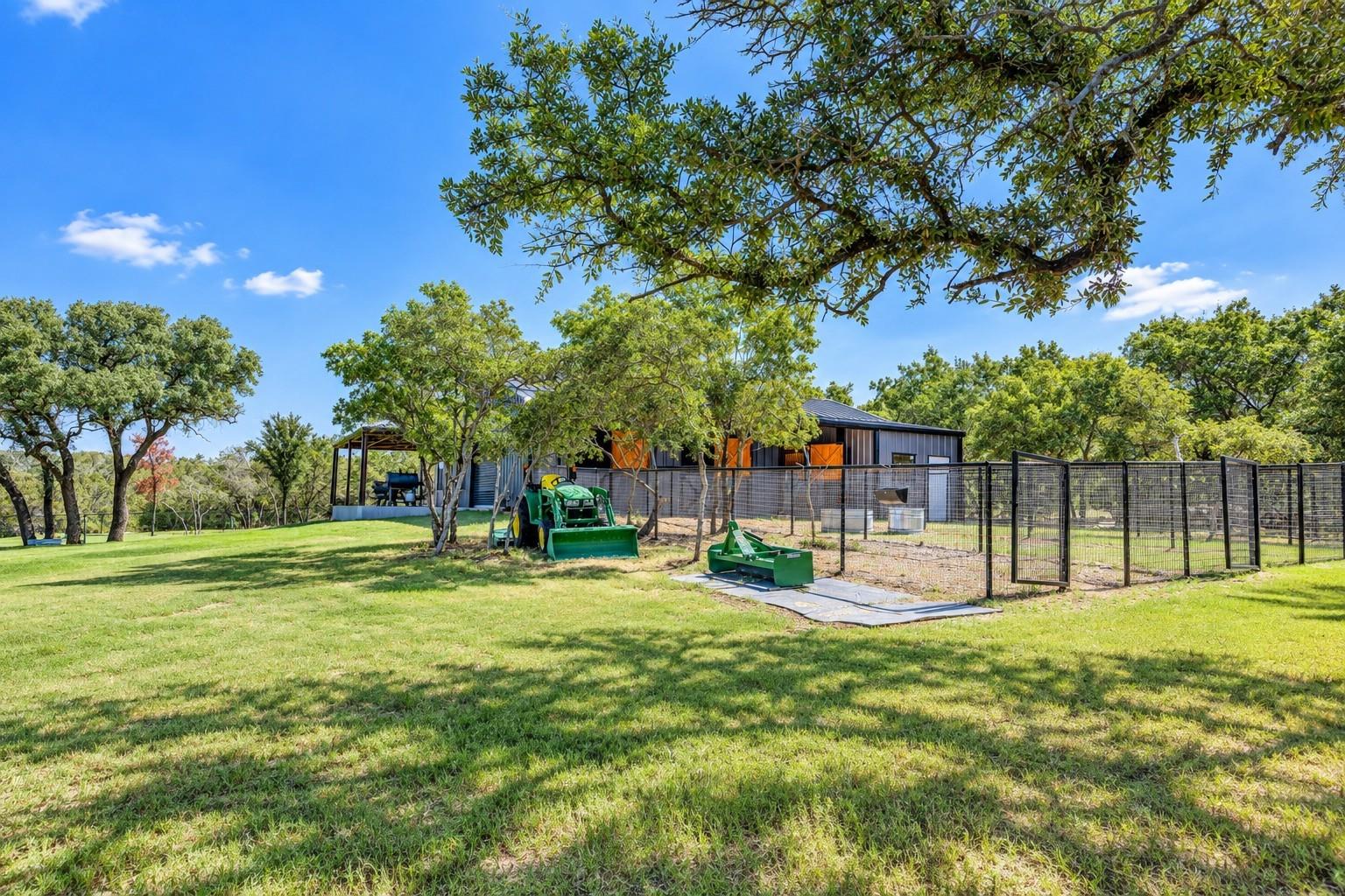 main property photo 6