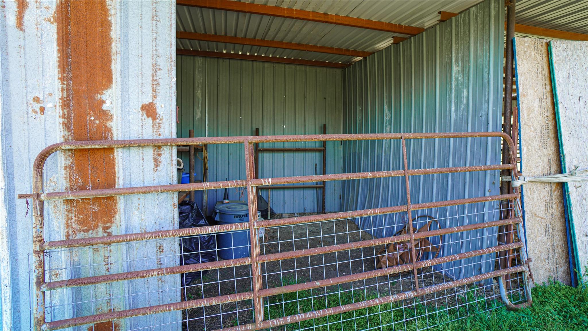 main property photo 28