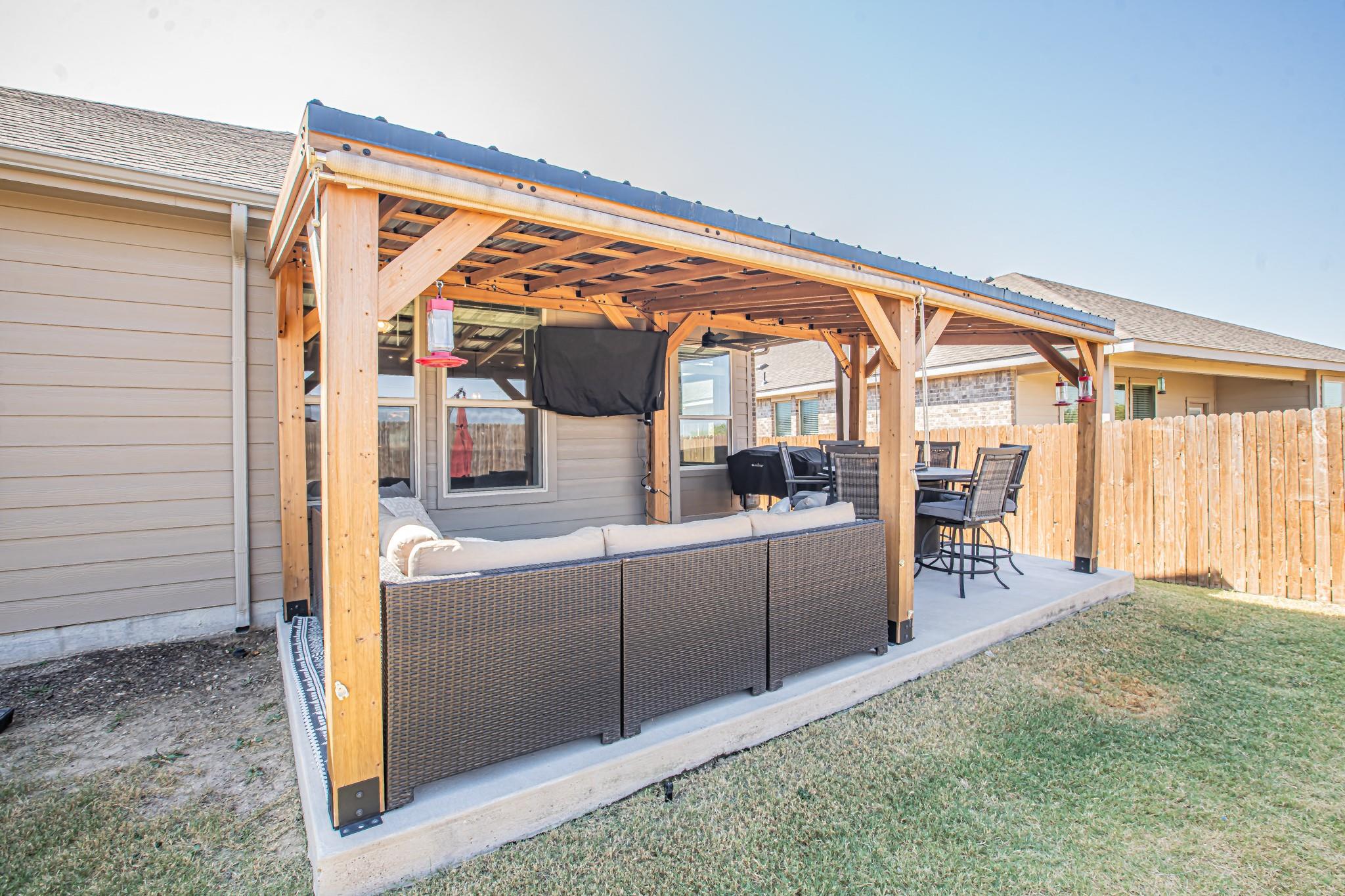 main property photo 29